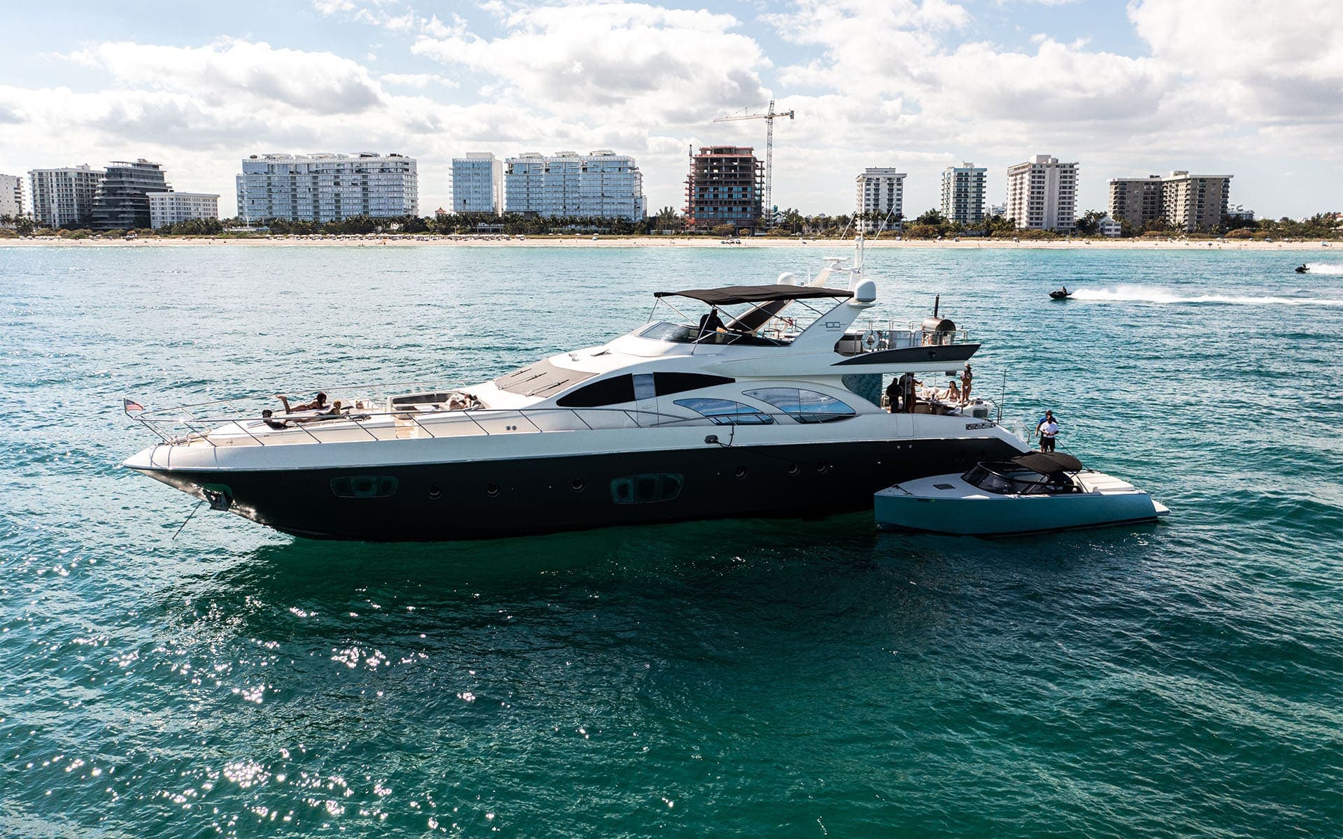 100' Azimut — Azimut yacht charter in Aventura, FL