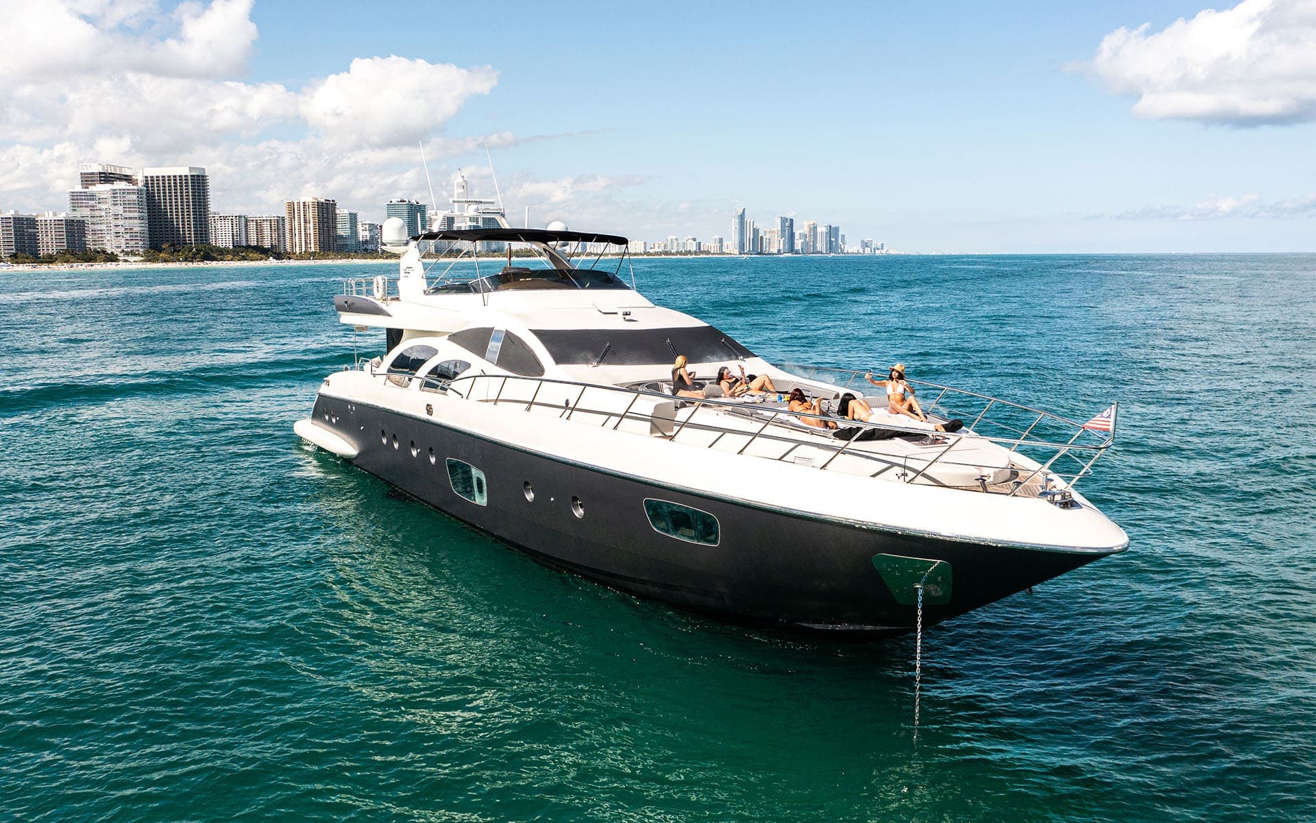 100' Azimut photo 3