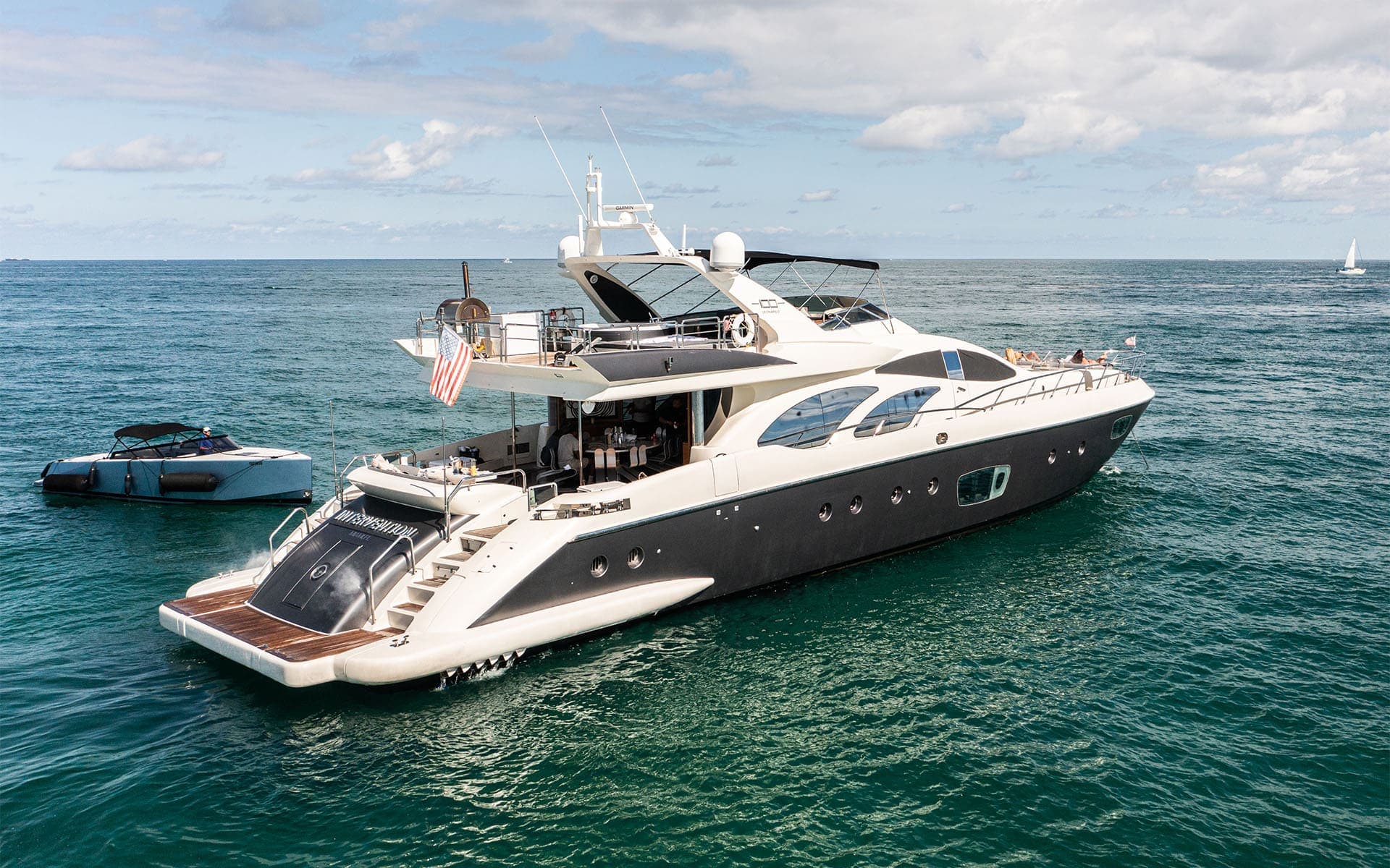 100' Azimut photo 4