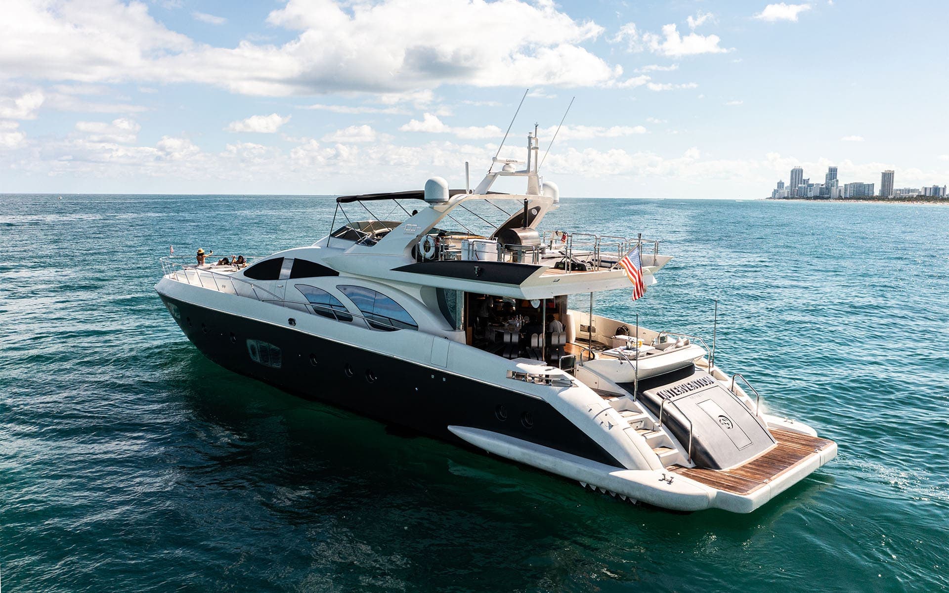 100' Azimut photo 5