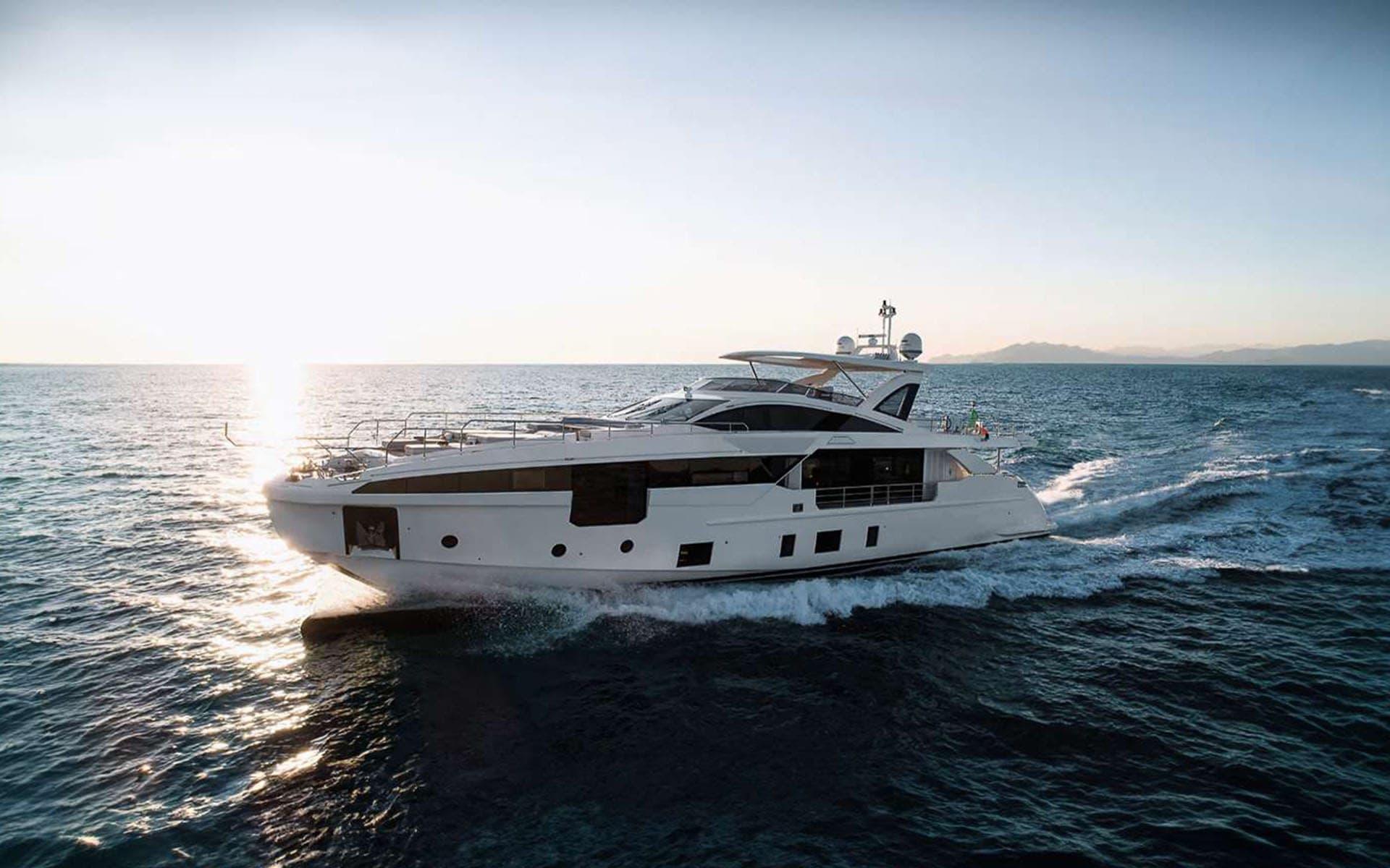 105' Azimut photo 2