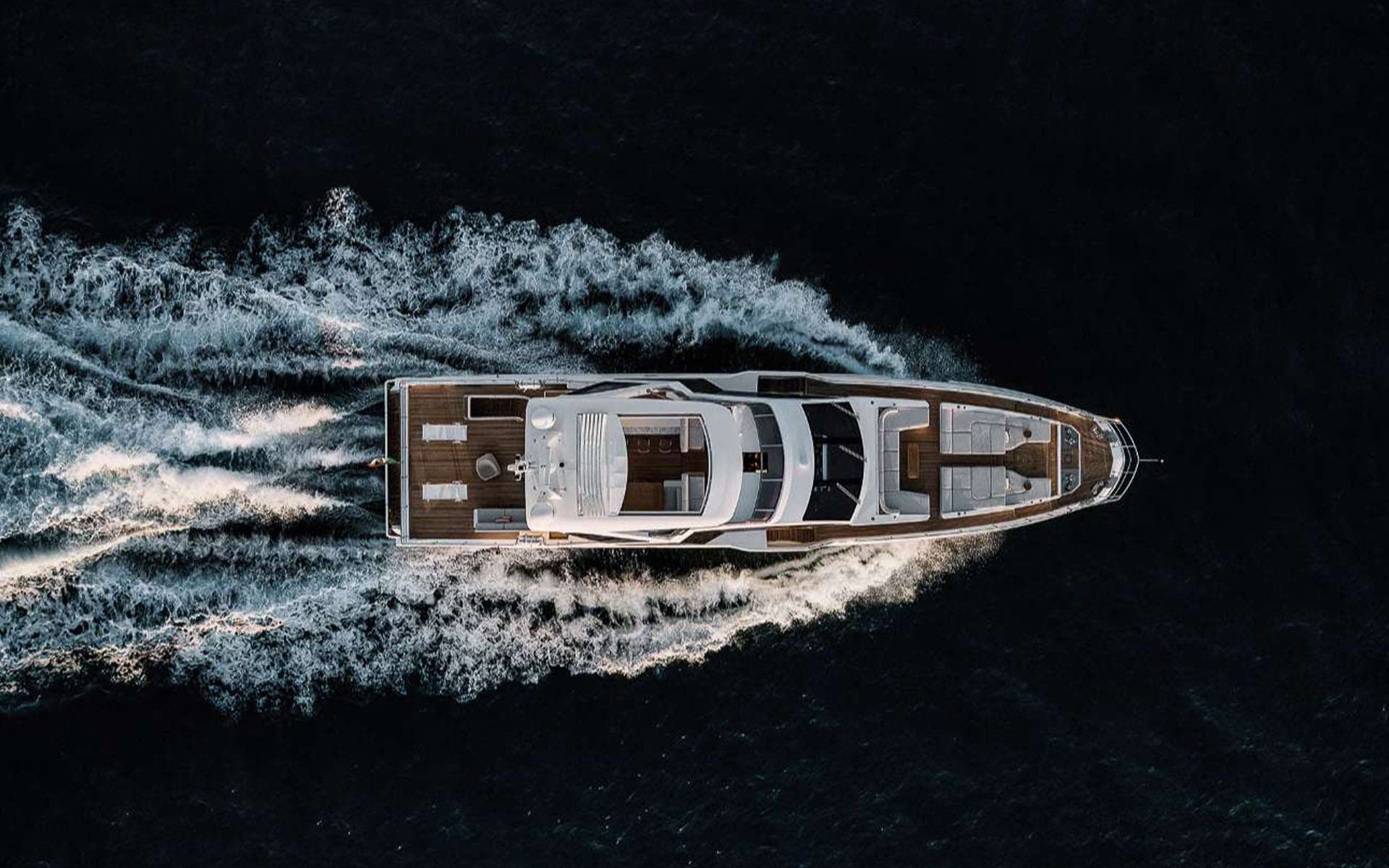 105' Azimut photo 4