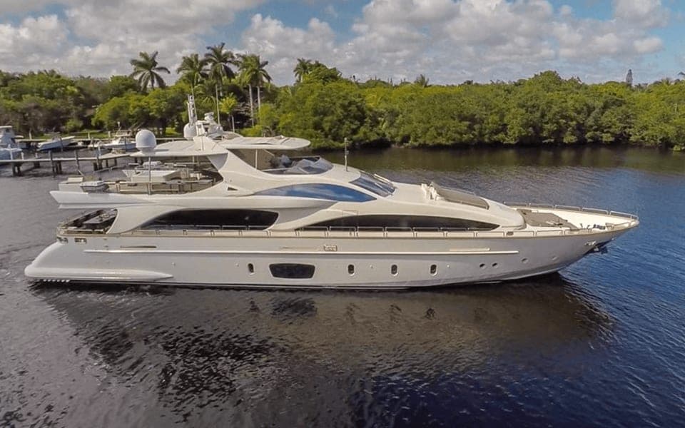 105' Azimut photo 3