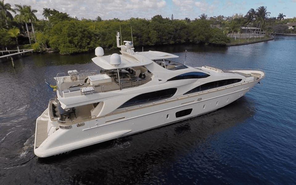 105' Azimut photo 4