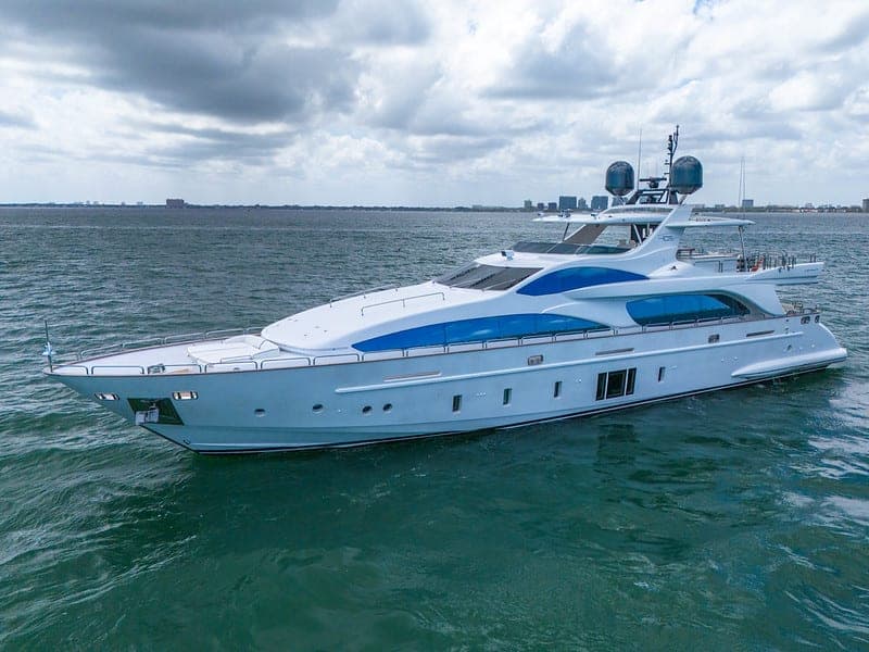 105' Azimut S photo 2