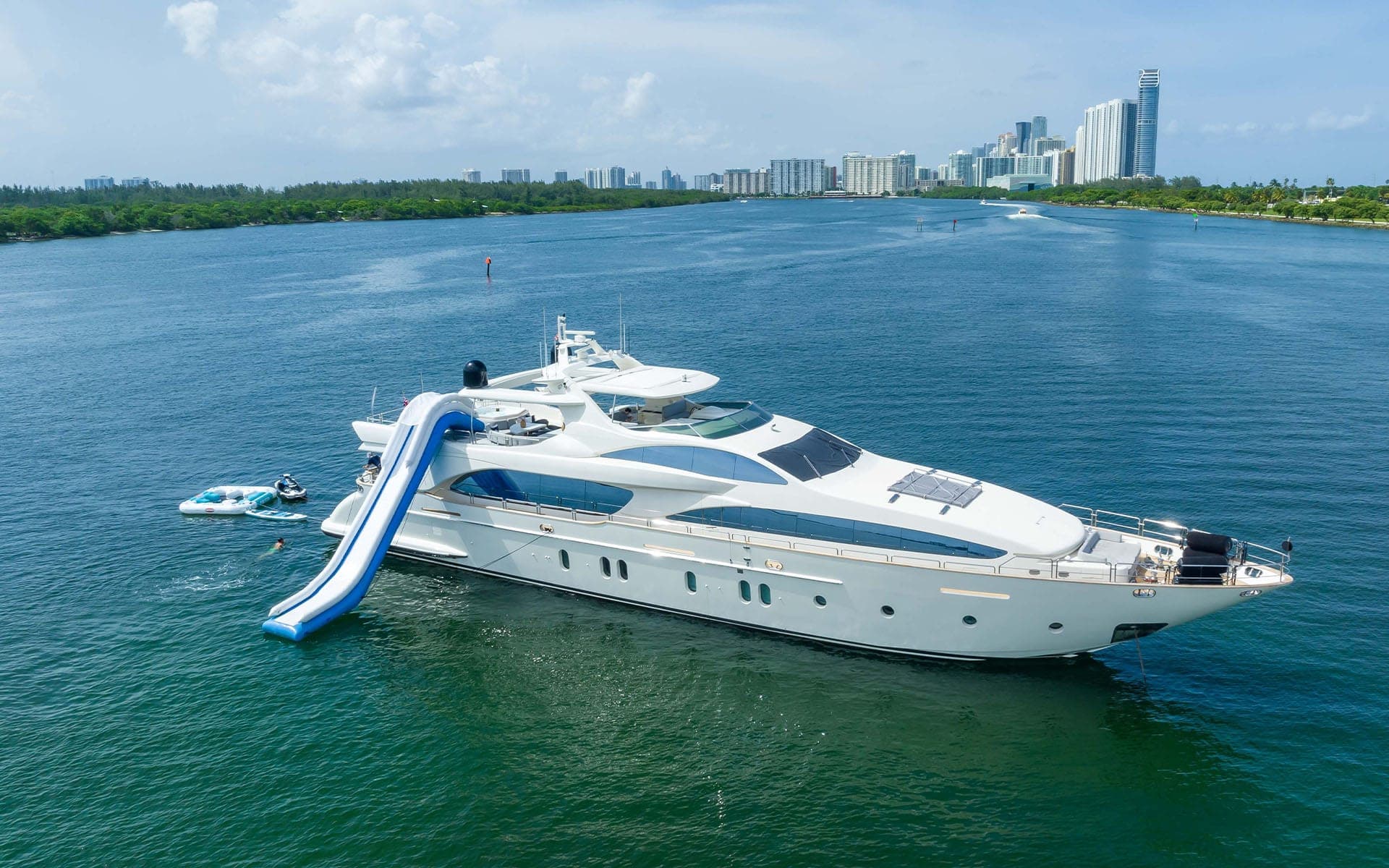 116' Azimut photo 5