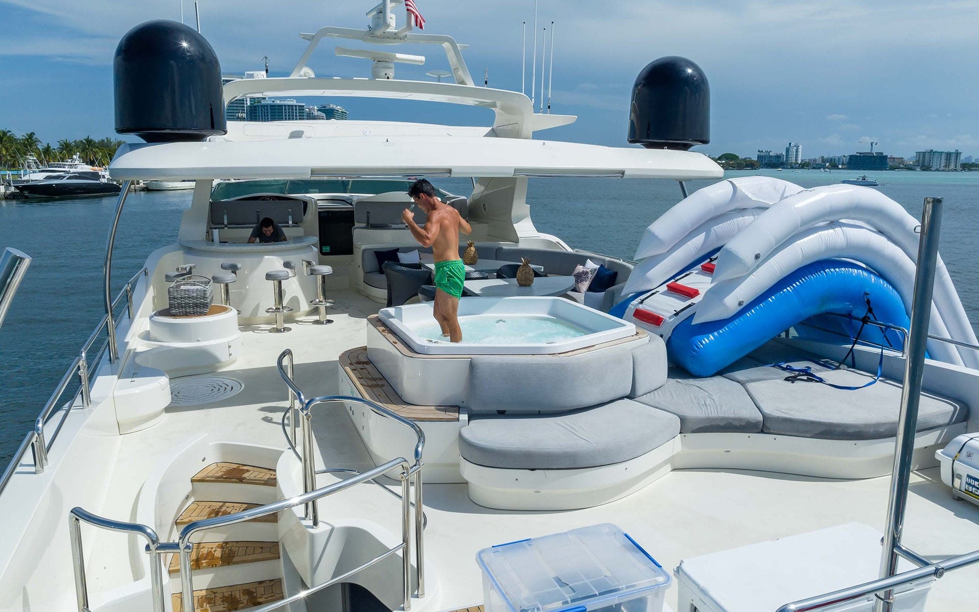 116' Azimut photo 9