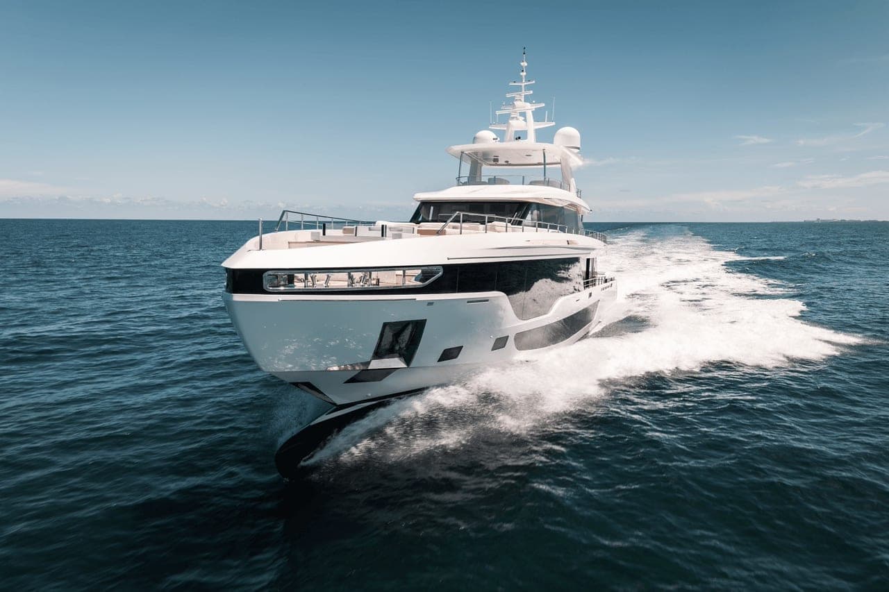 118' Azimut photo 5