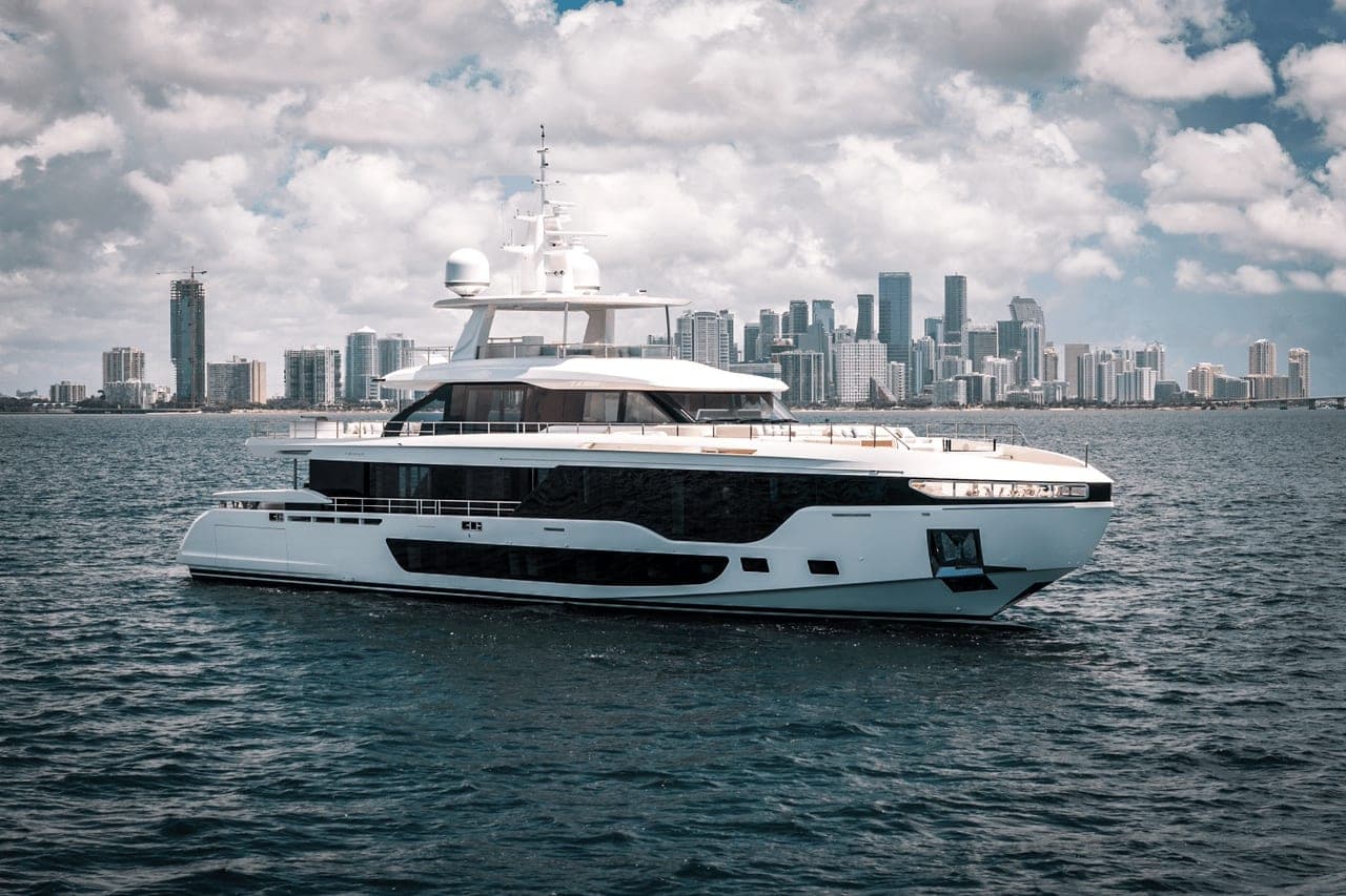 118' Azimut photo 6