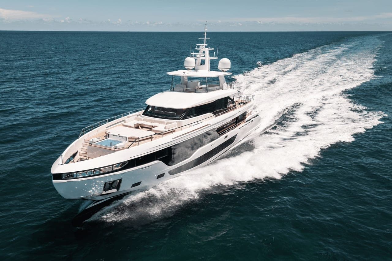 118' Azimut photo 9