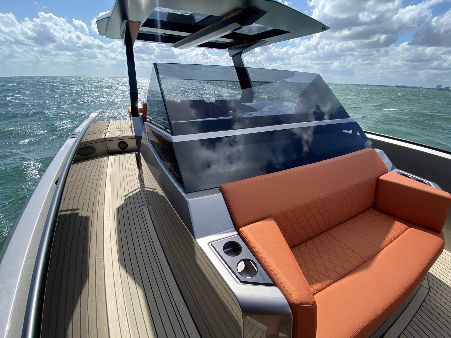 40' Vanquish photo 2