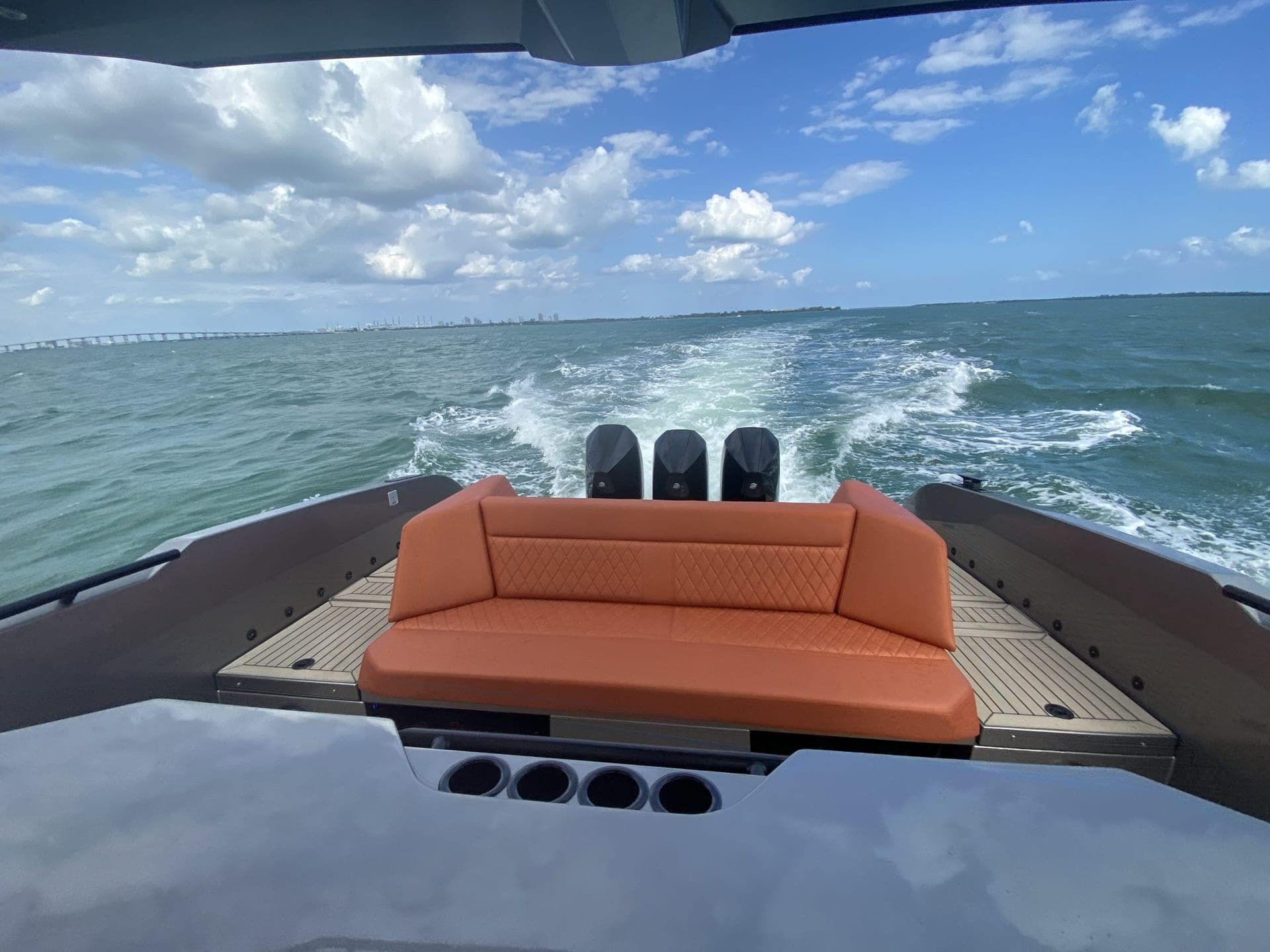 40' Vanquish photo 3