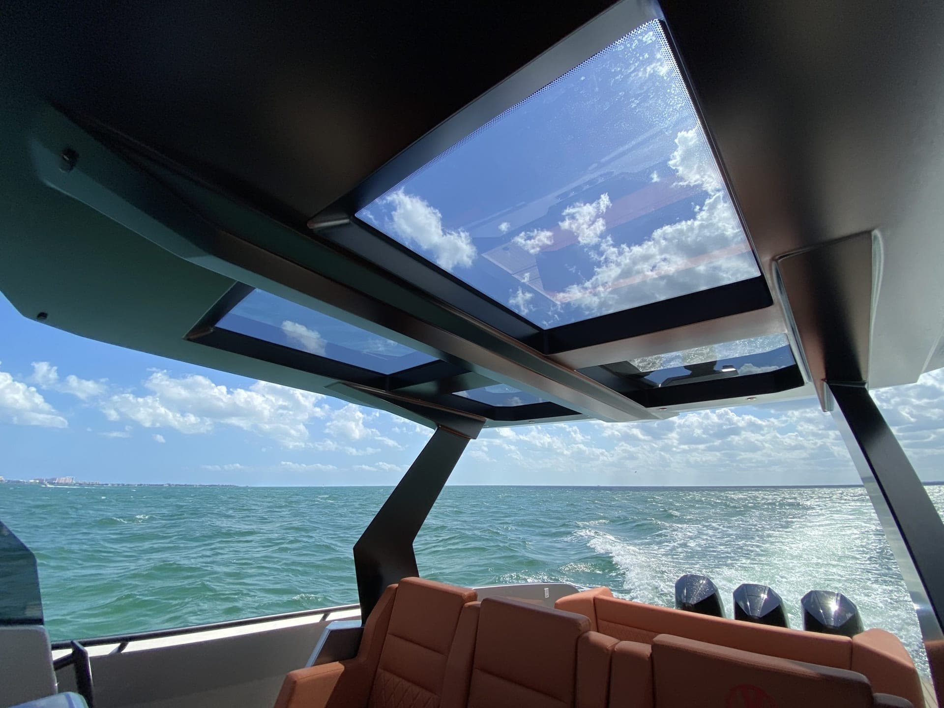 40' Vanquish photo 4