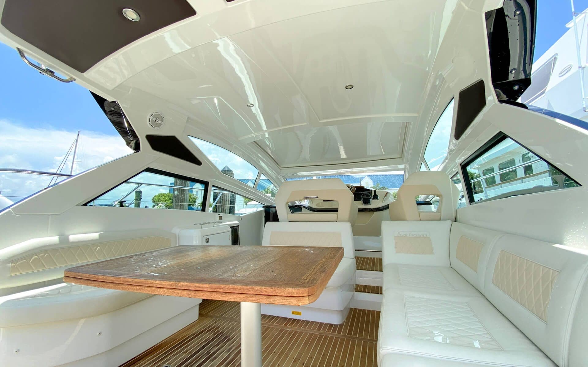 42' Beneteau photo 6