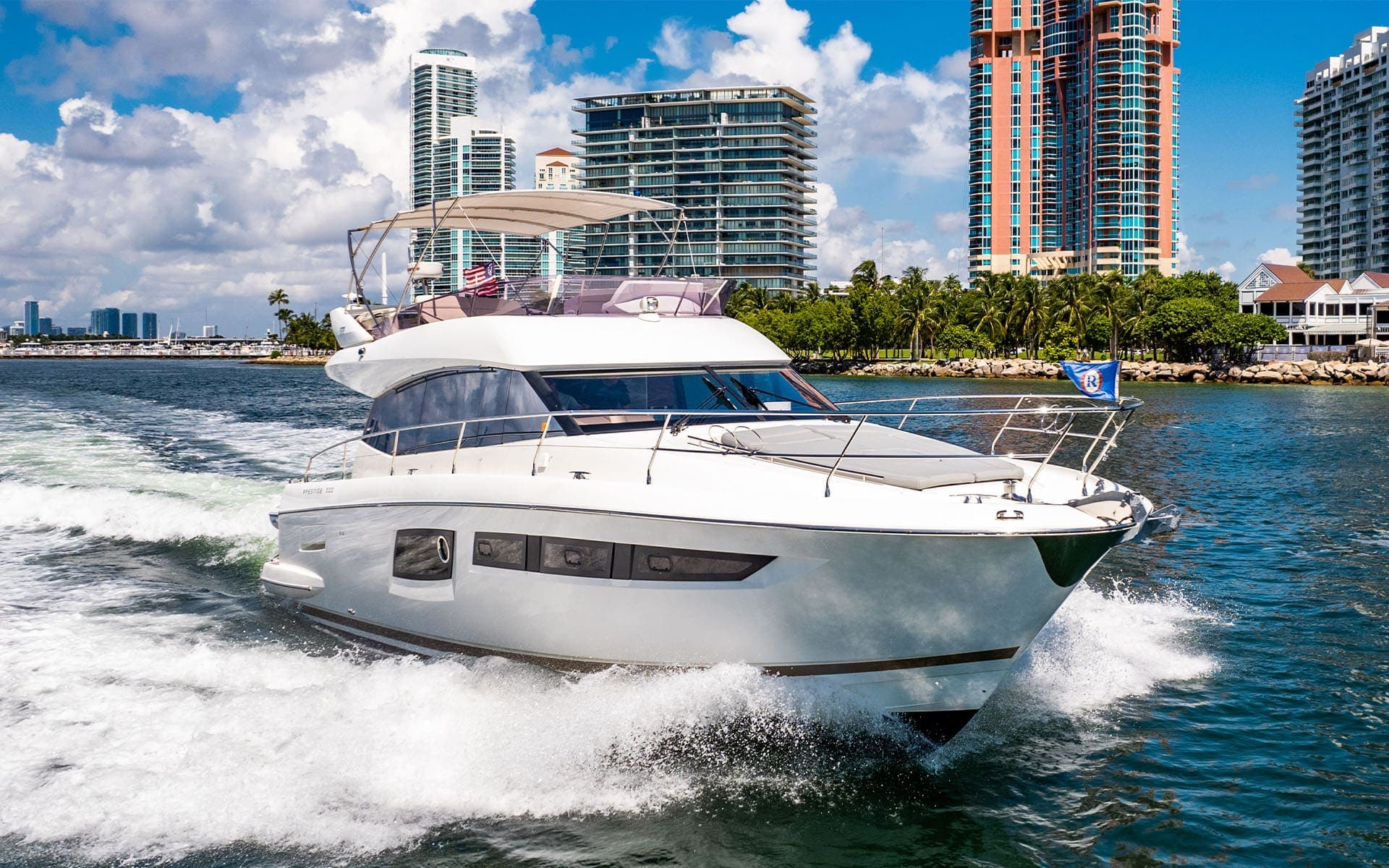 52' Prestige photo 7