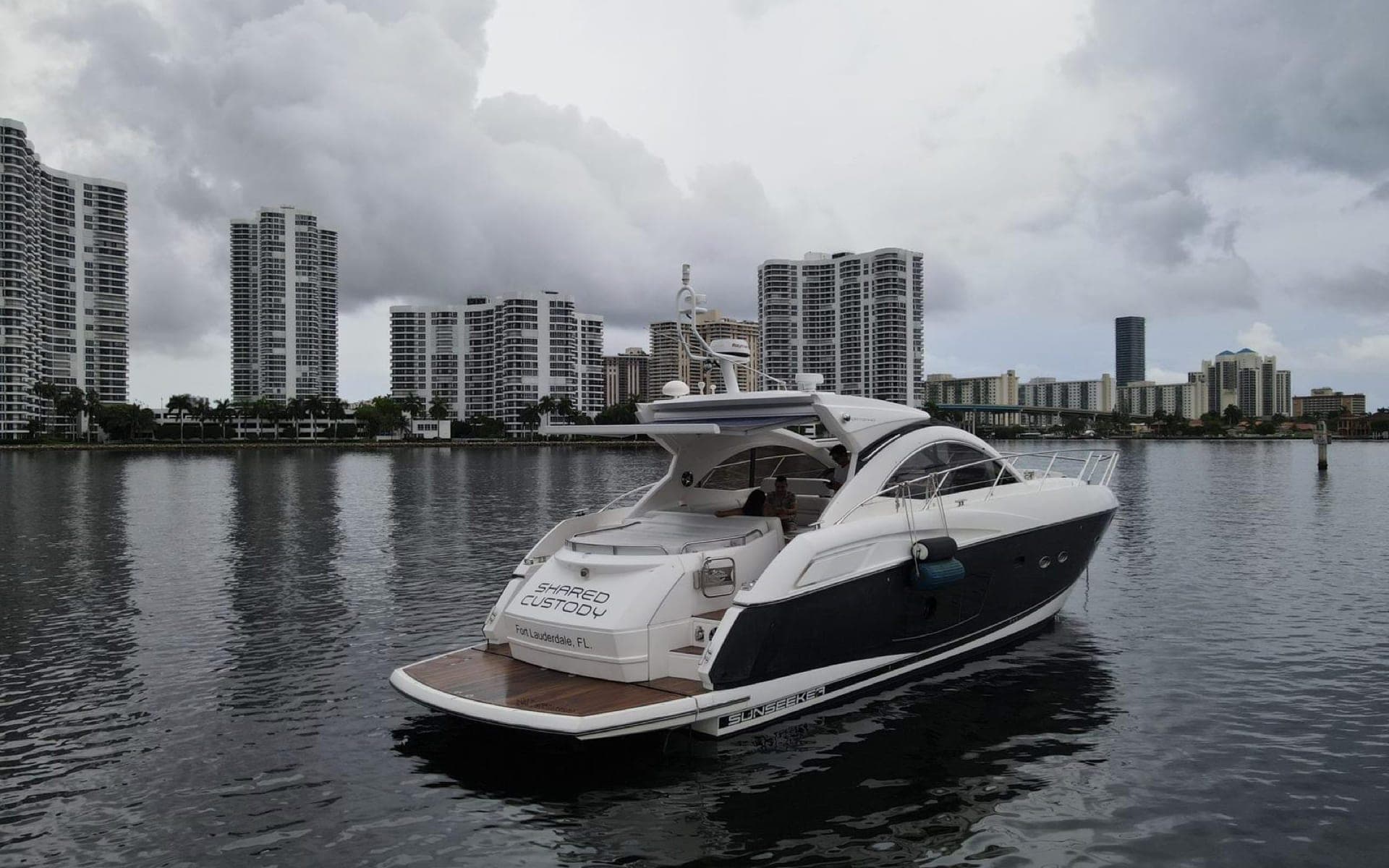 53' Sunseeker photo 4