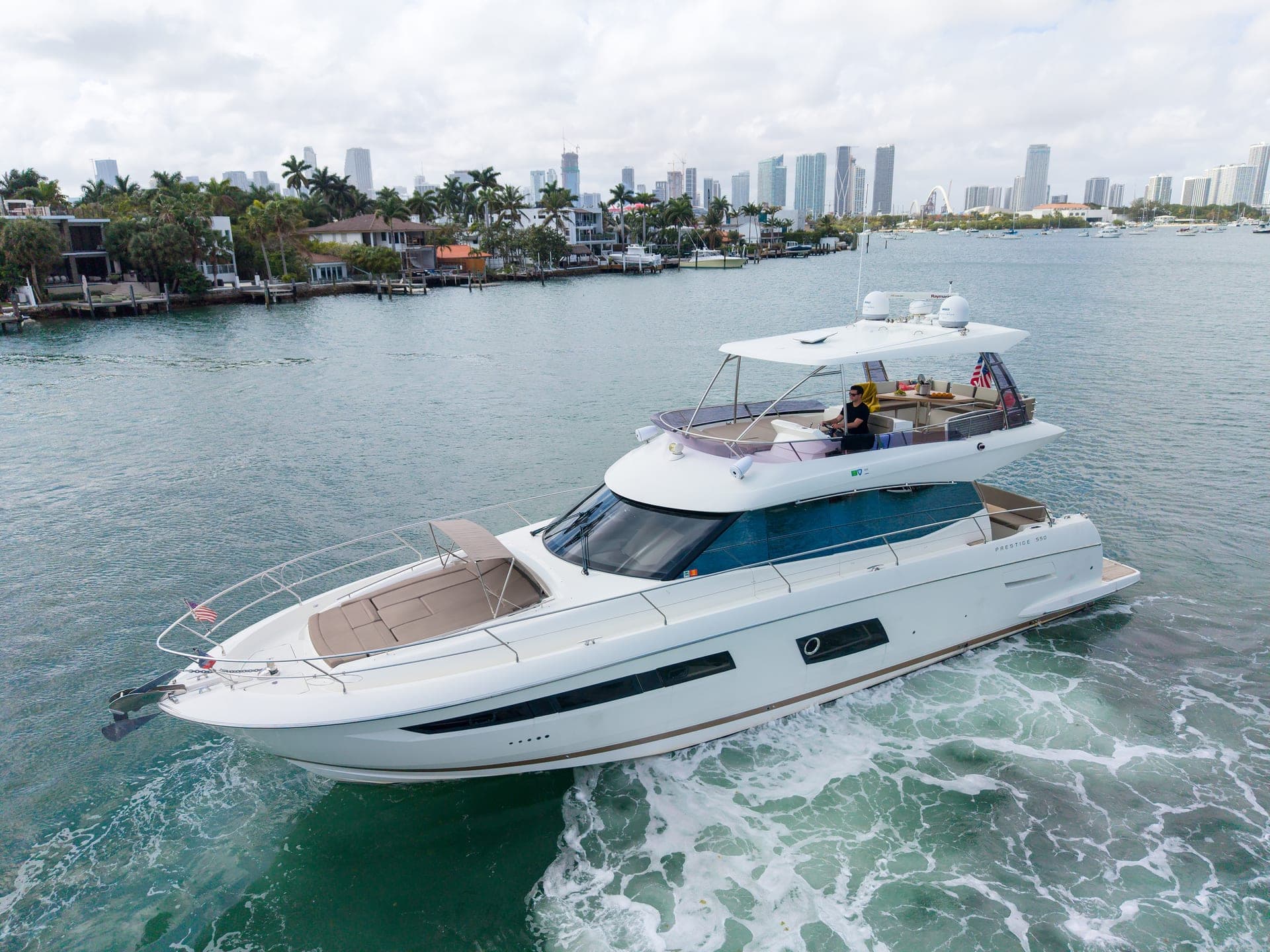 55' Prestige photo 6