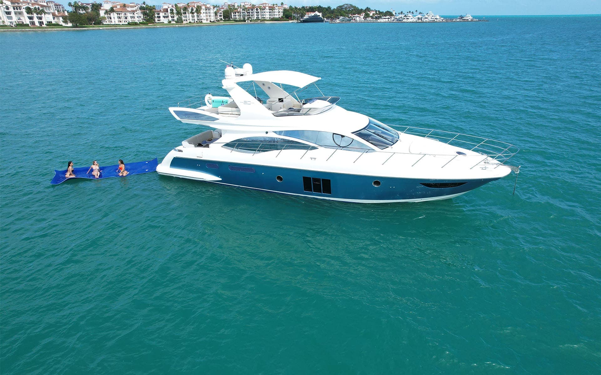60' Azimut photo 2