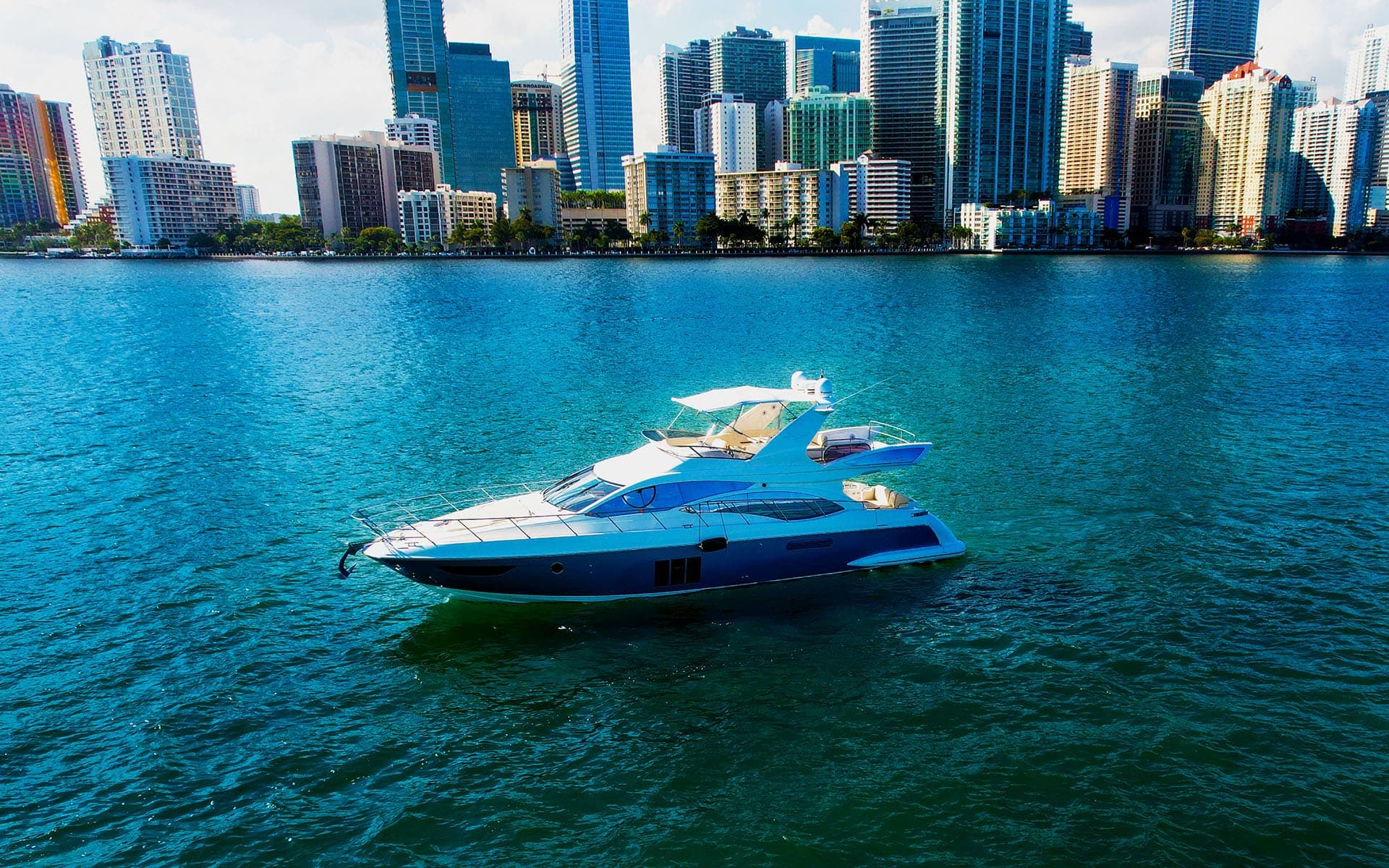 60' Azimut photo 3