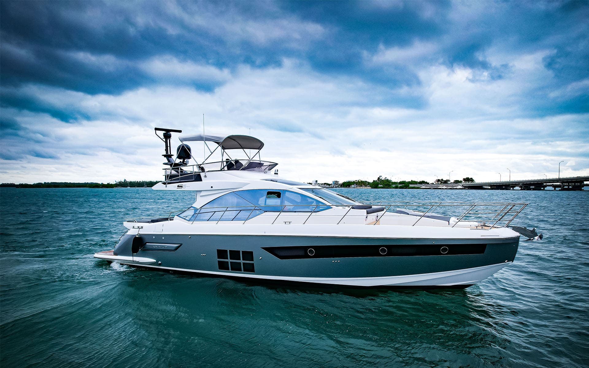 60' Azimut photo 2