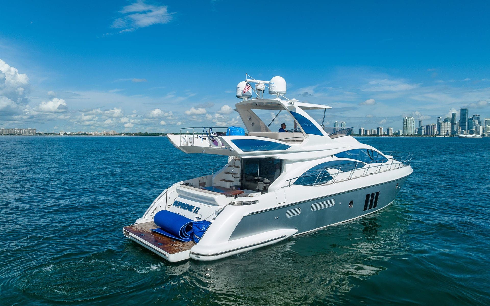 60' Azimut photo 3