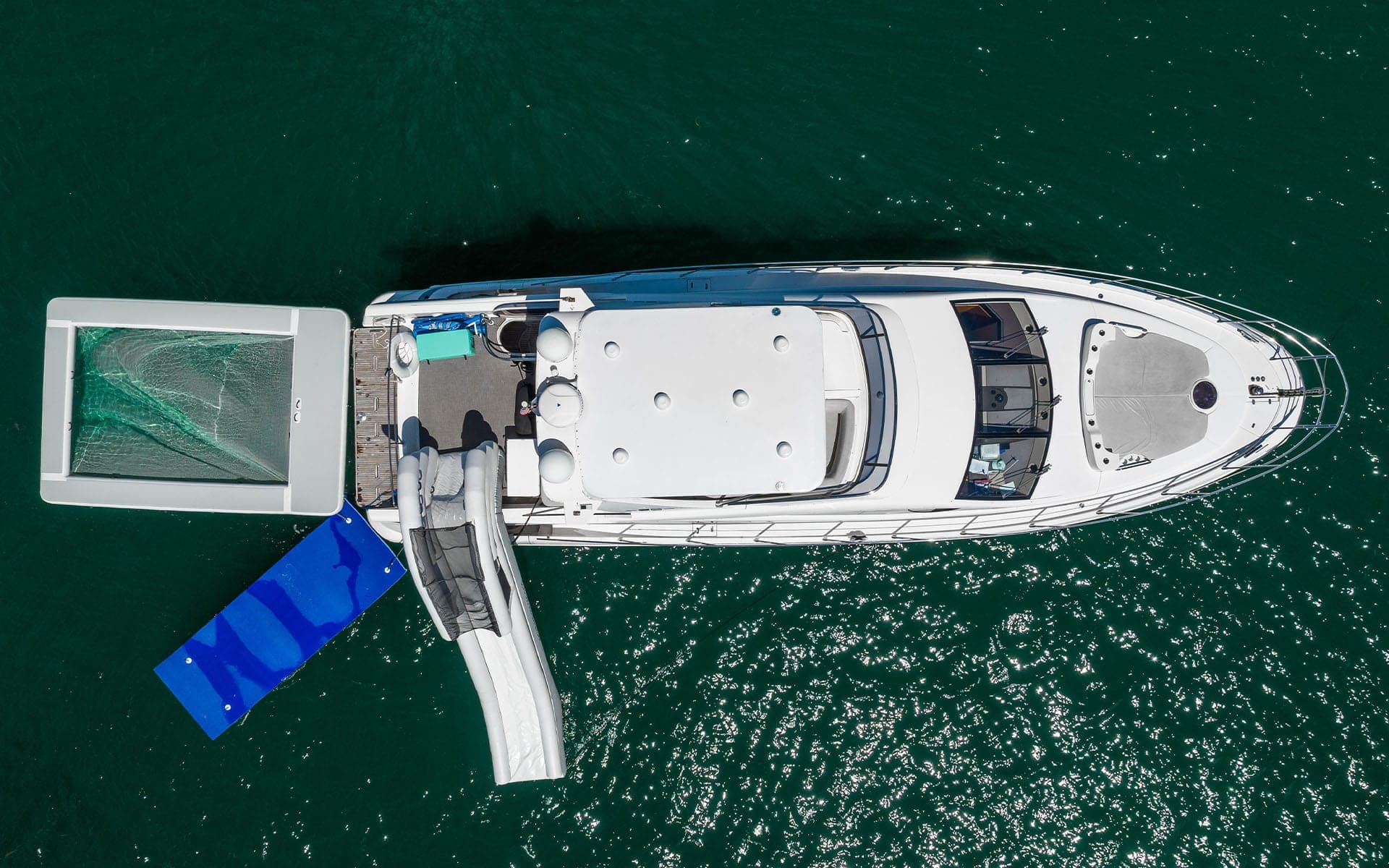 60' Azimut photo 4