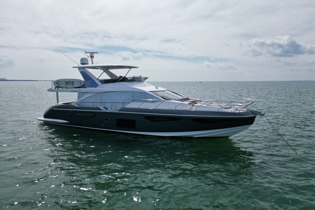 60' Azimut Flybridge photo 3