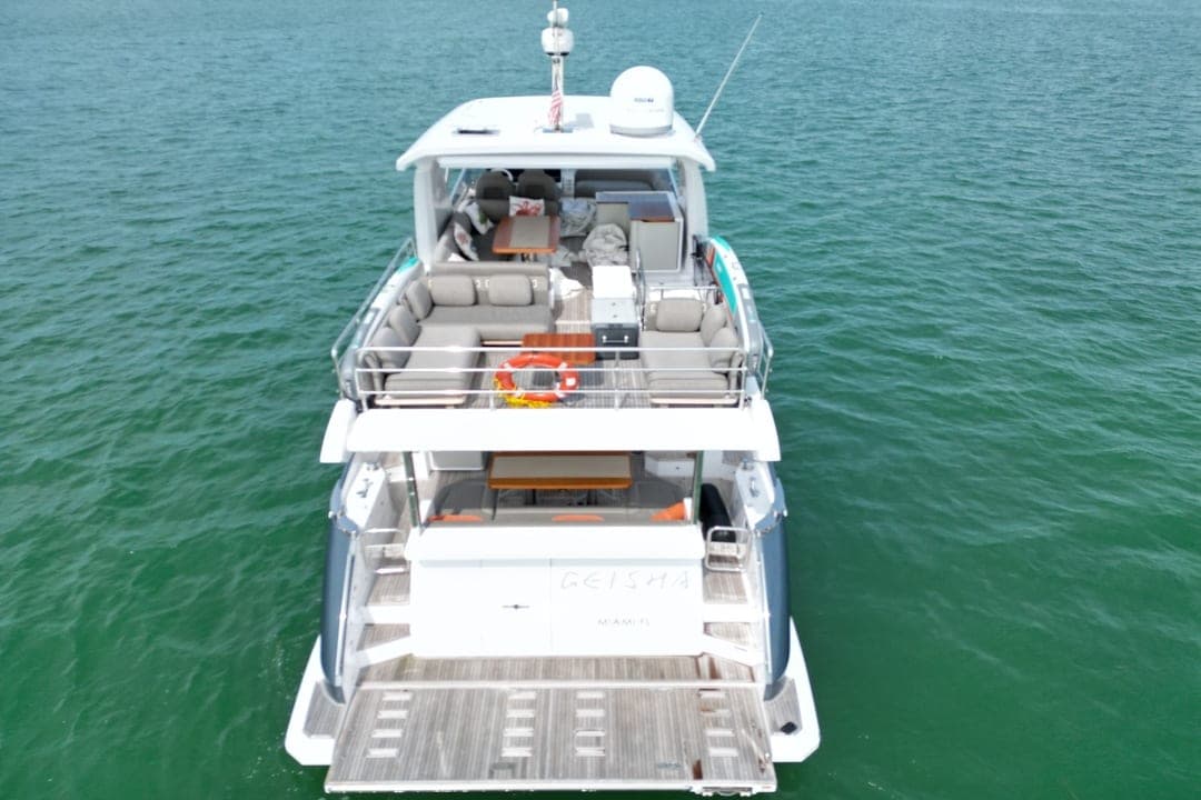 60' Azimut Flybridge photo 6