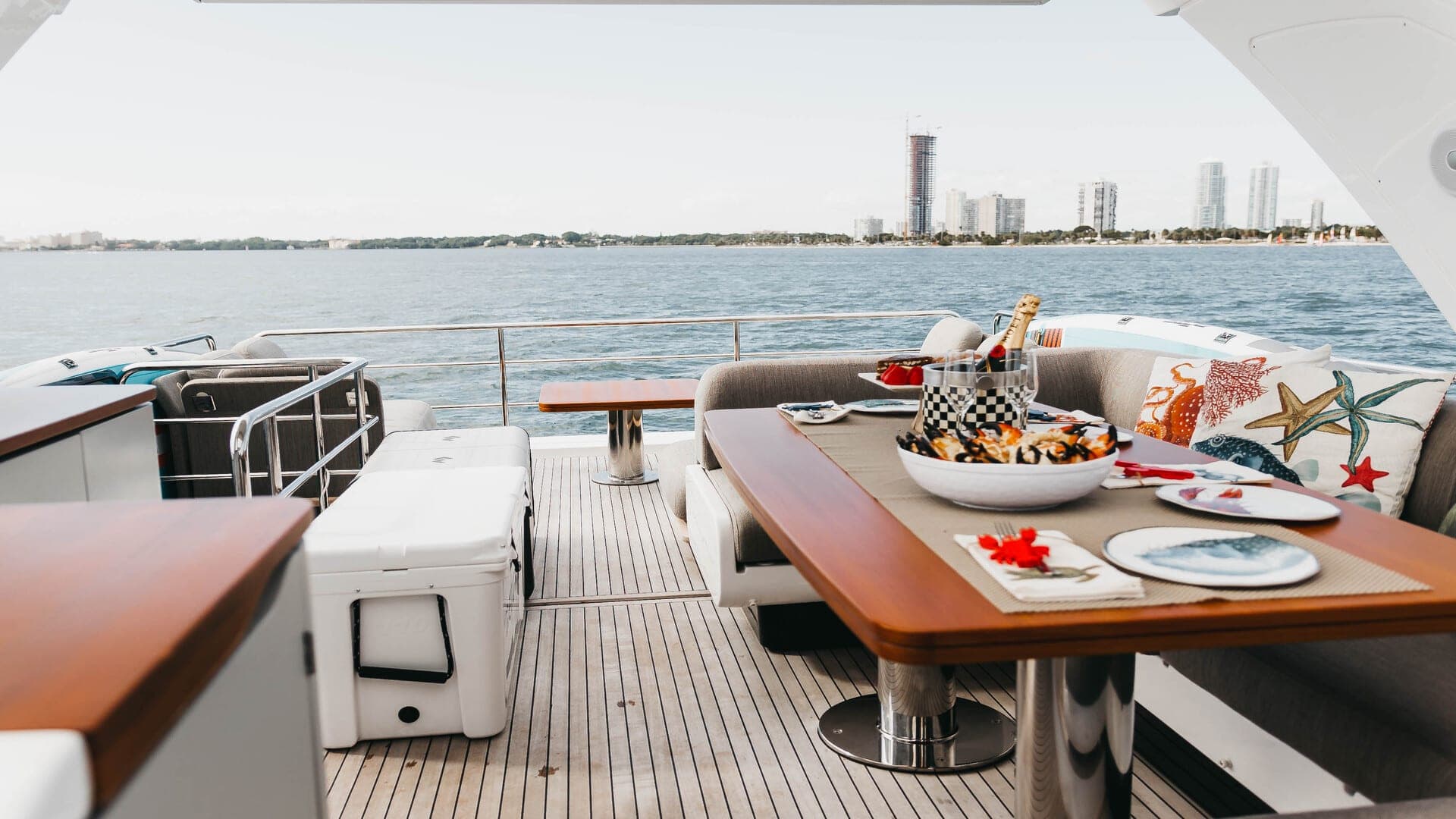 60' Azimut Flybridge photo 9