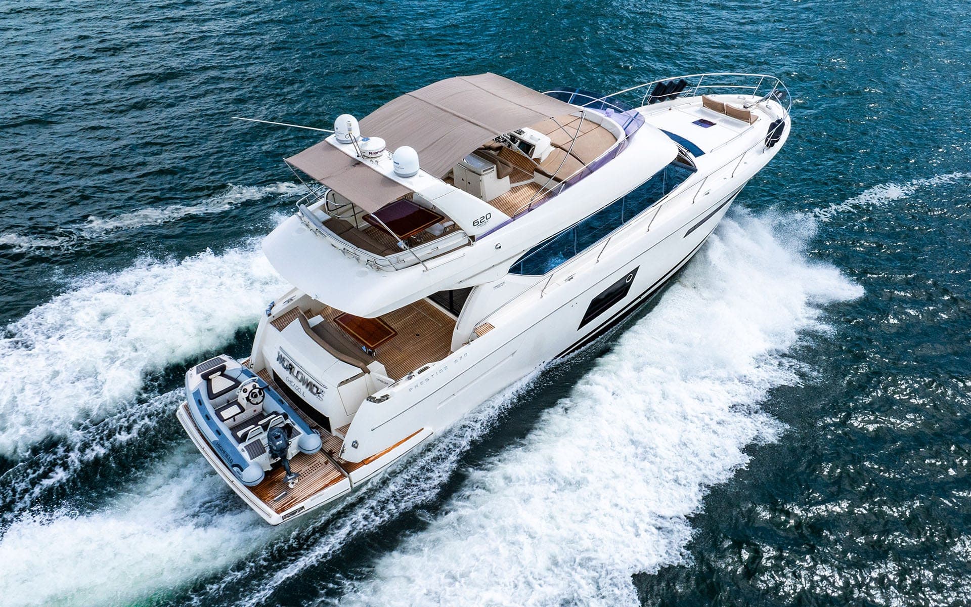 62' Prestige photo 6