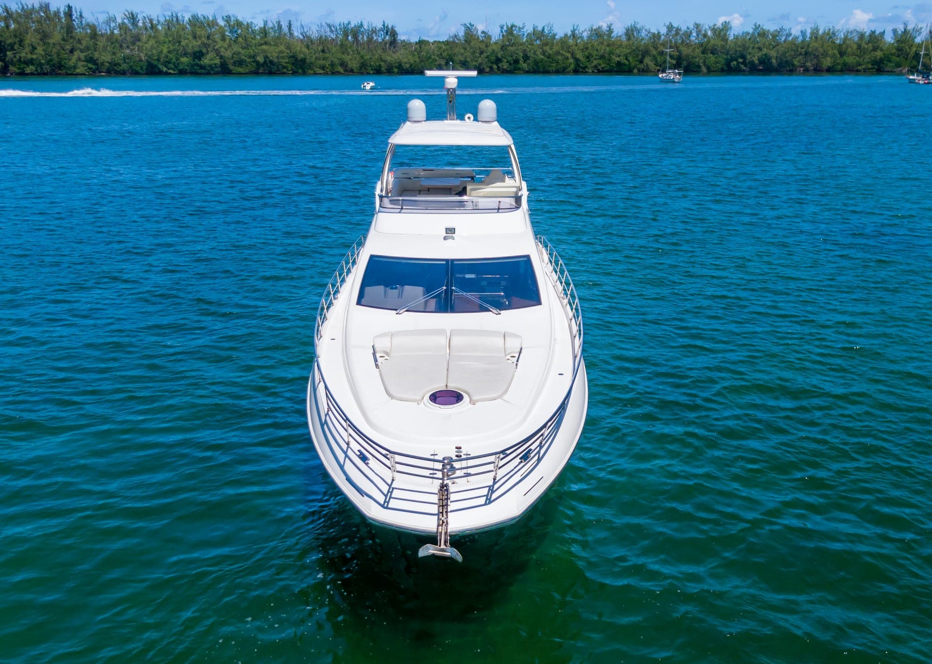 64' Azimut  photo 2