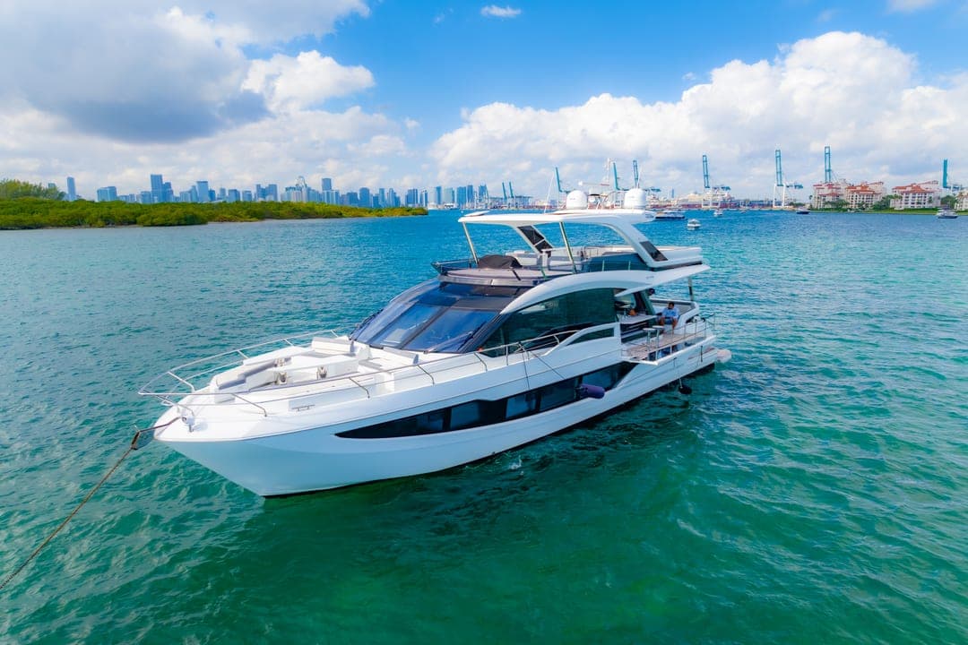 64' Galeon photo 2
