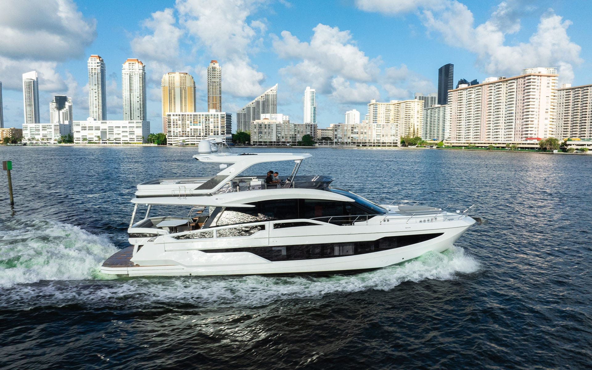 64' Galeon photo 2