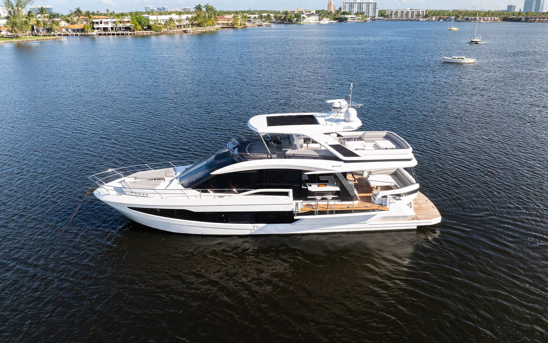 64' Galeon photo 3