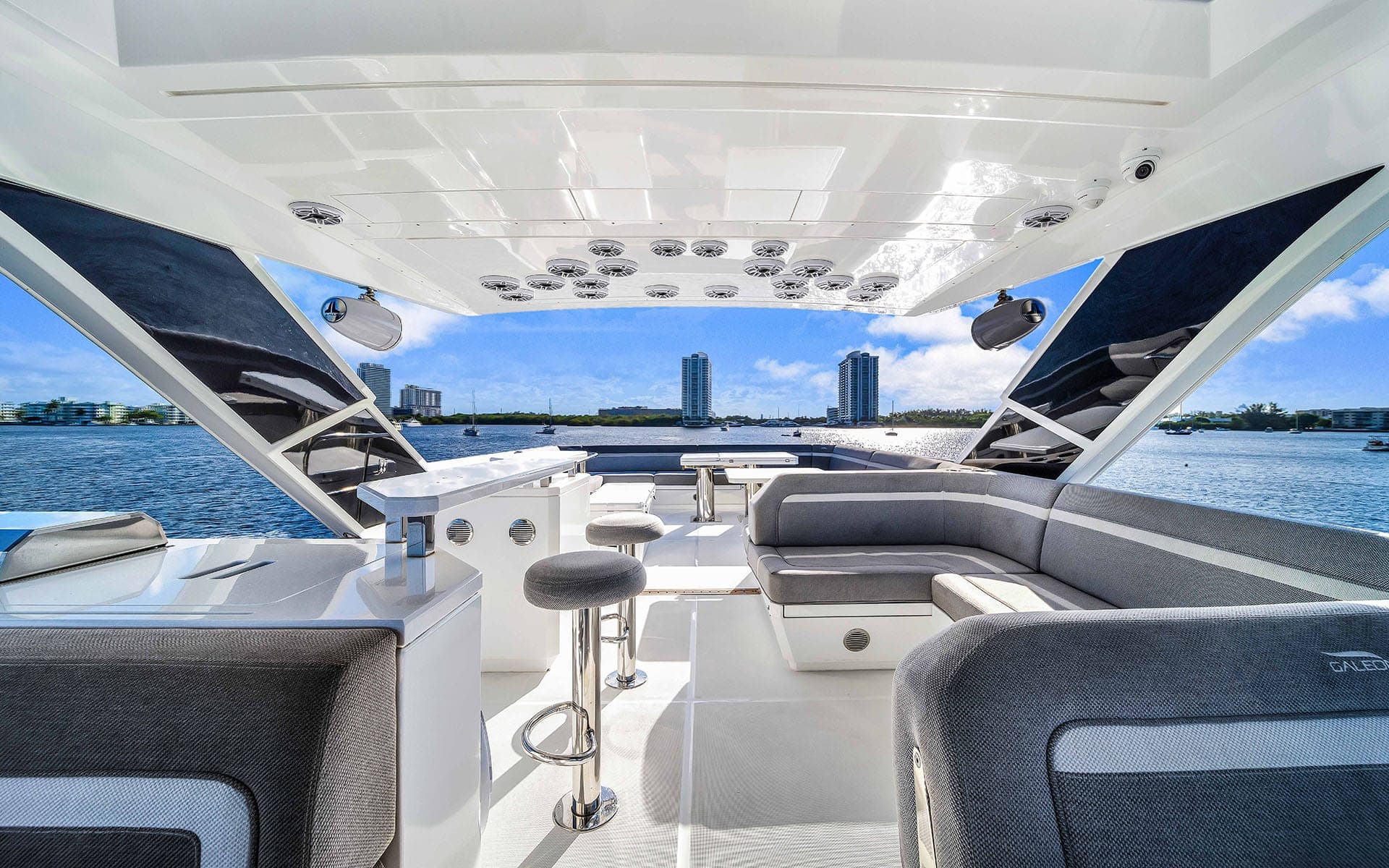 64' Galeon photo 8