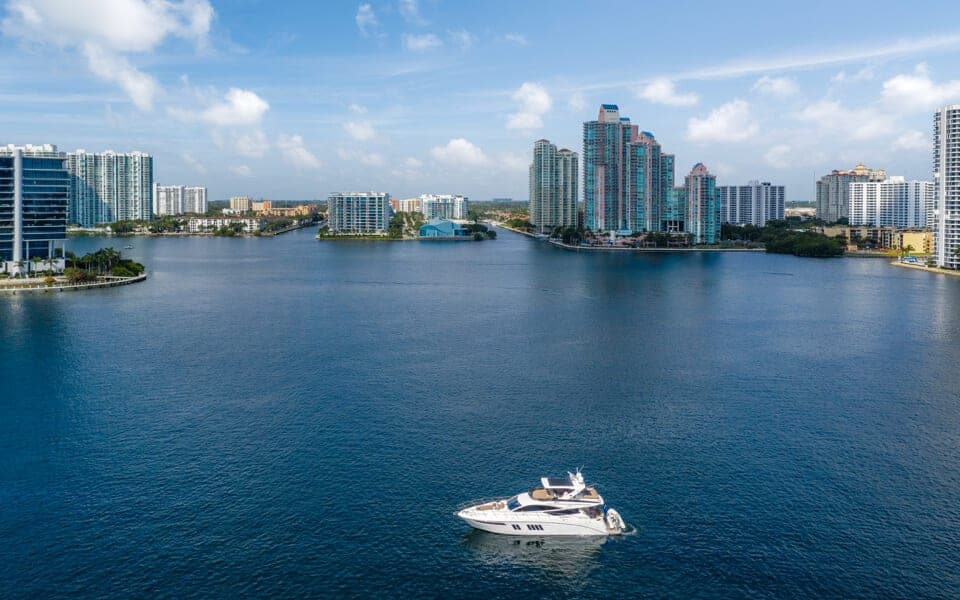 65' Sea Ray Fly photo 5