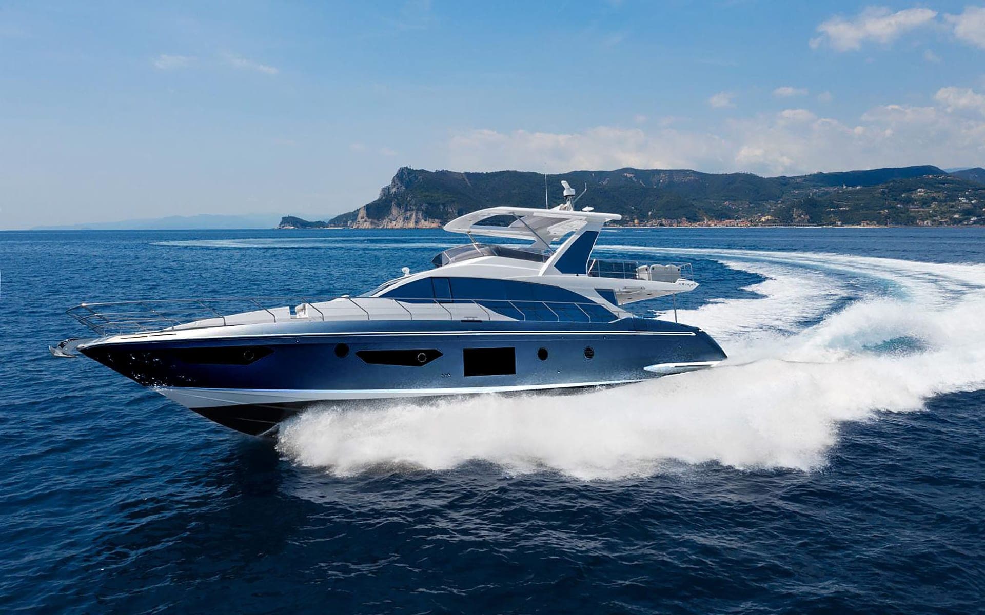 66' Azimut photo 2
