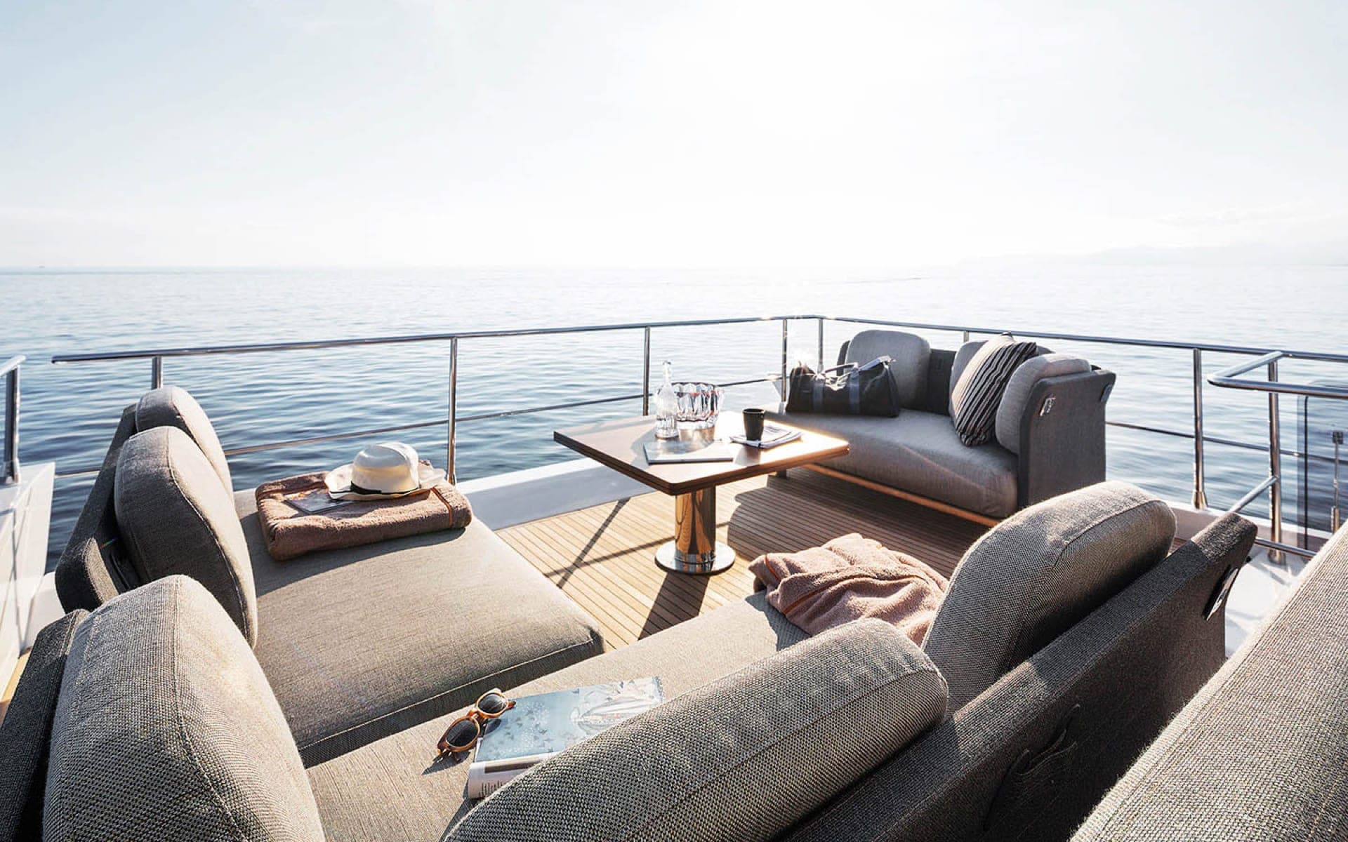 66' Azimut photo 4