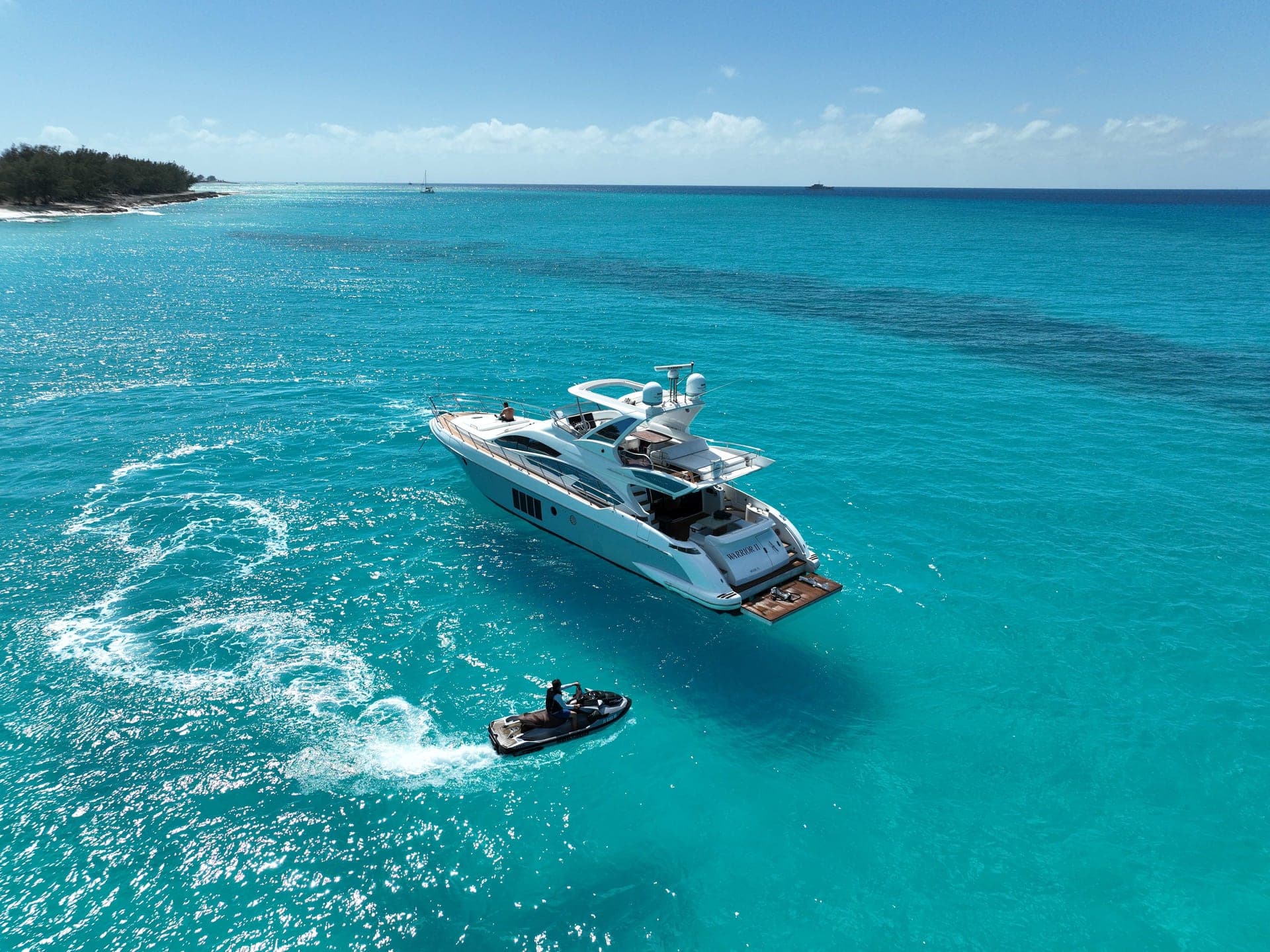66' Azimut photo 2