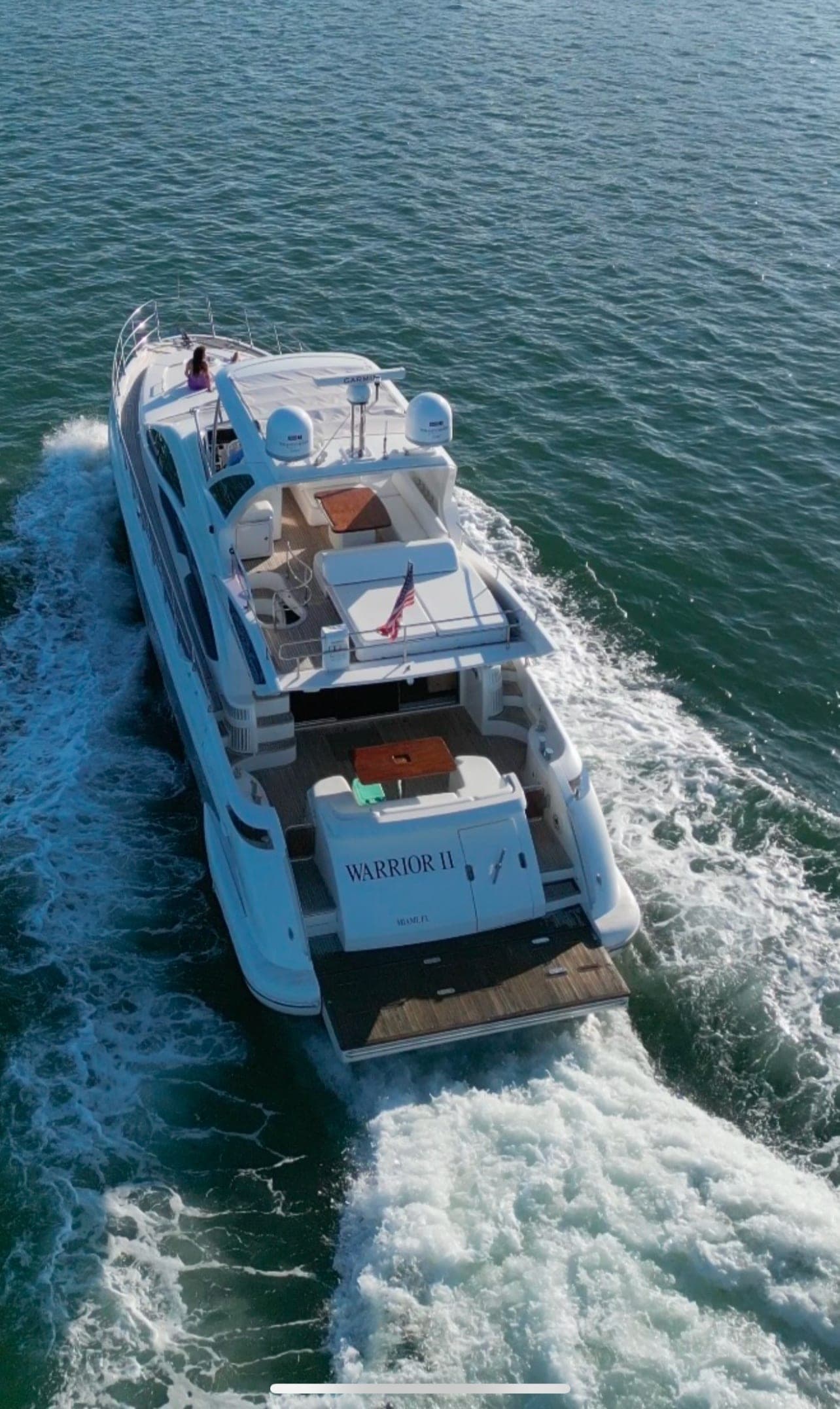 66' Azimut photo 3
