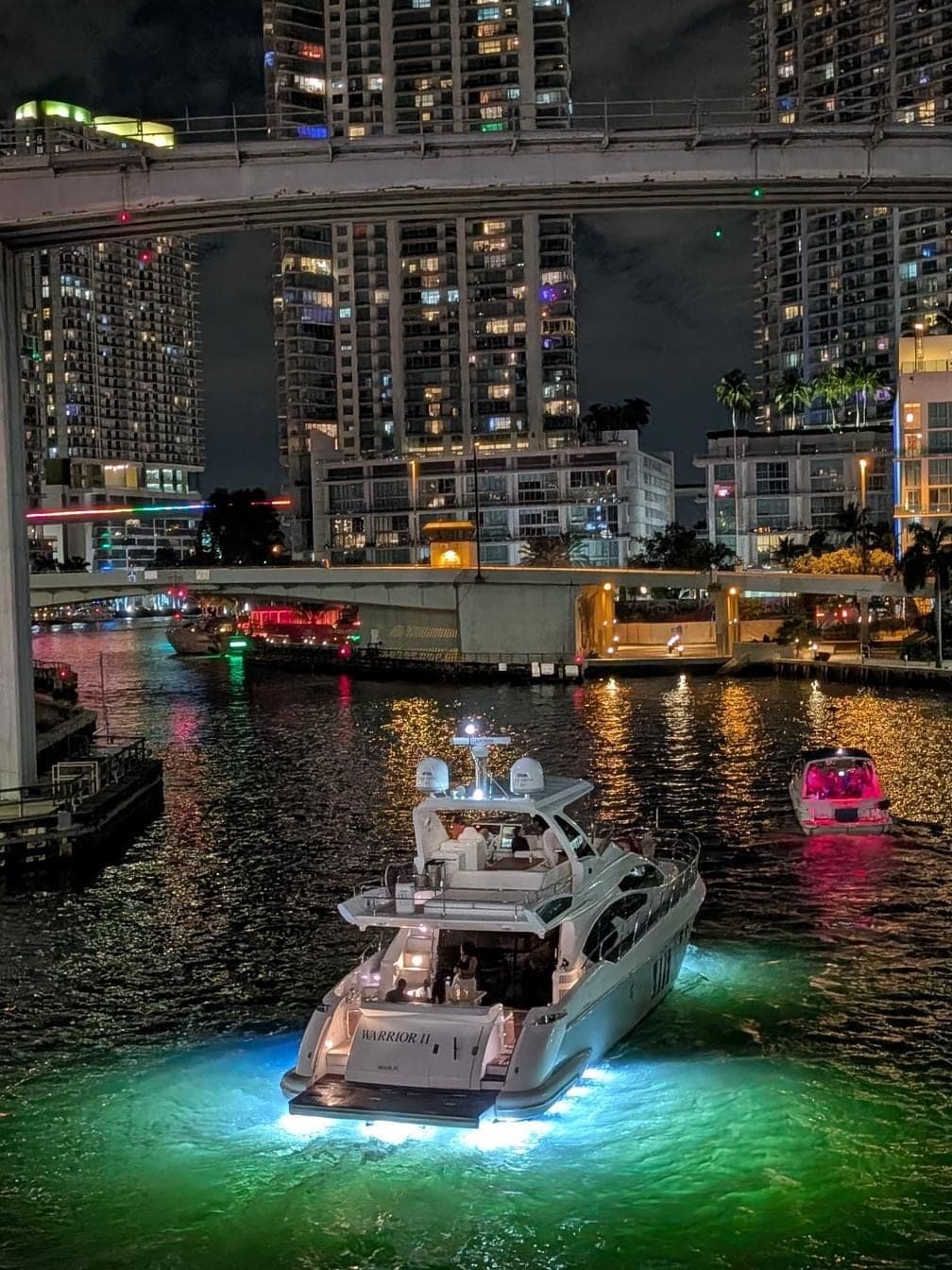 66' Azimut photo 4