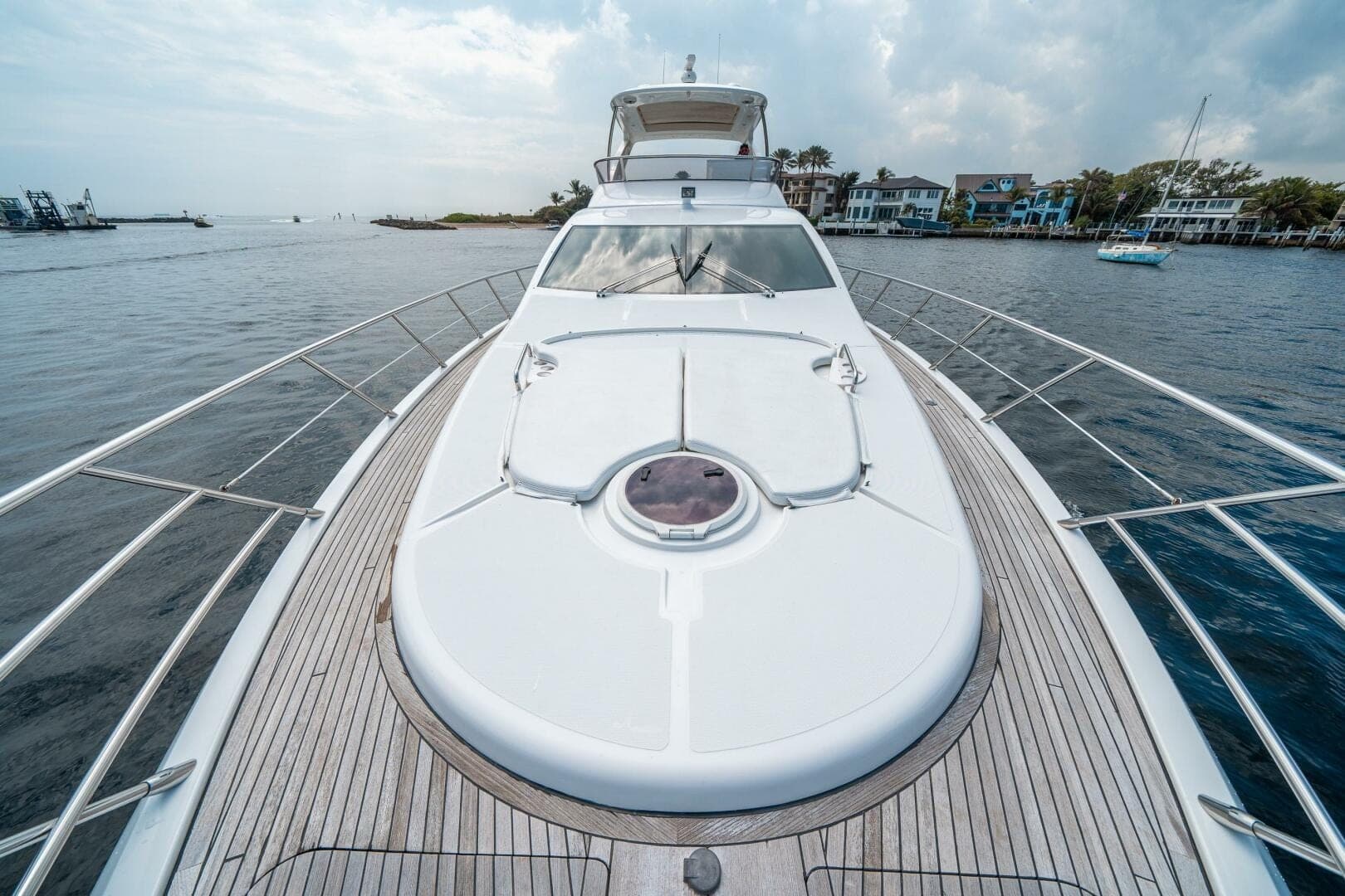 66' Azimut photo 6