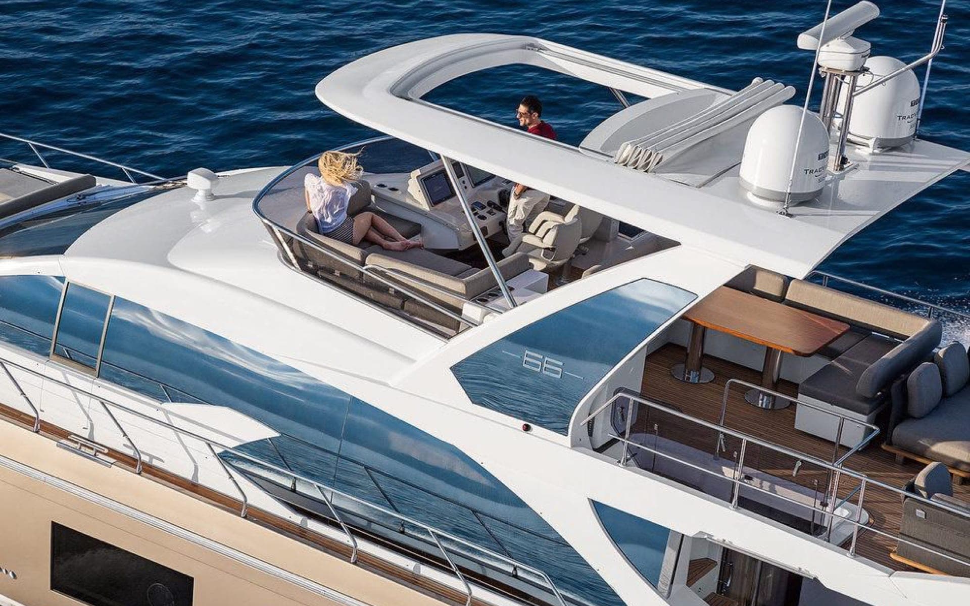 66' Azimut Fly photo 4