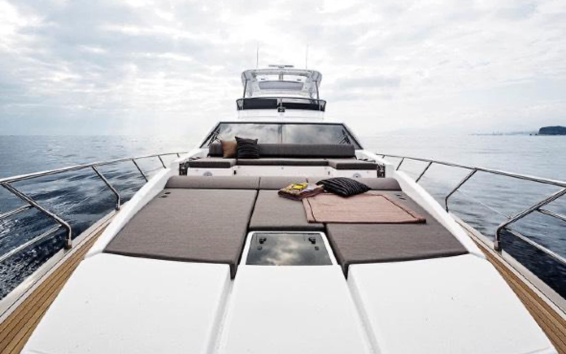 66' Azimut Fly photo 5