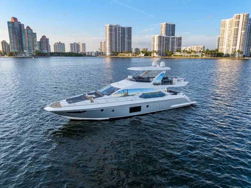 66' Azimut Fly photo 3