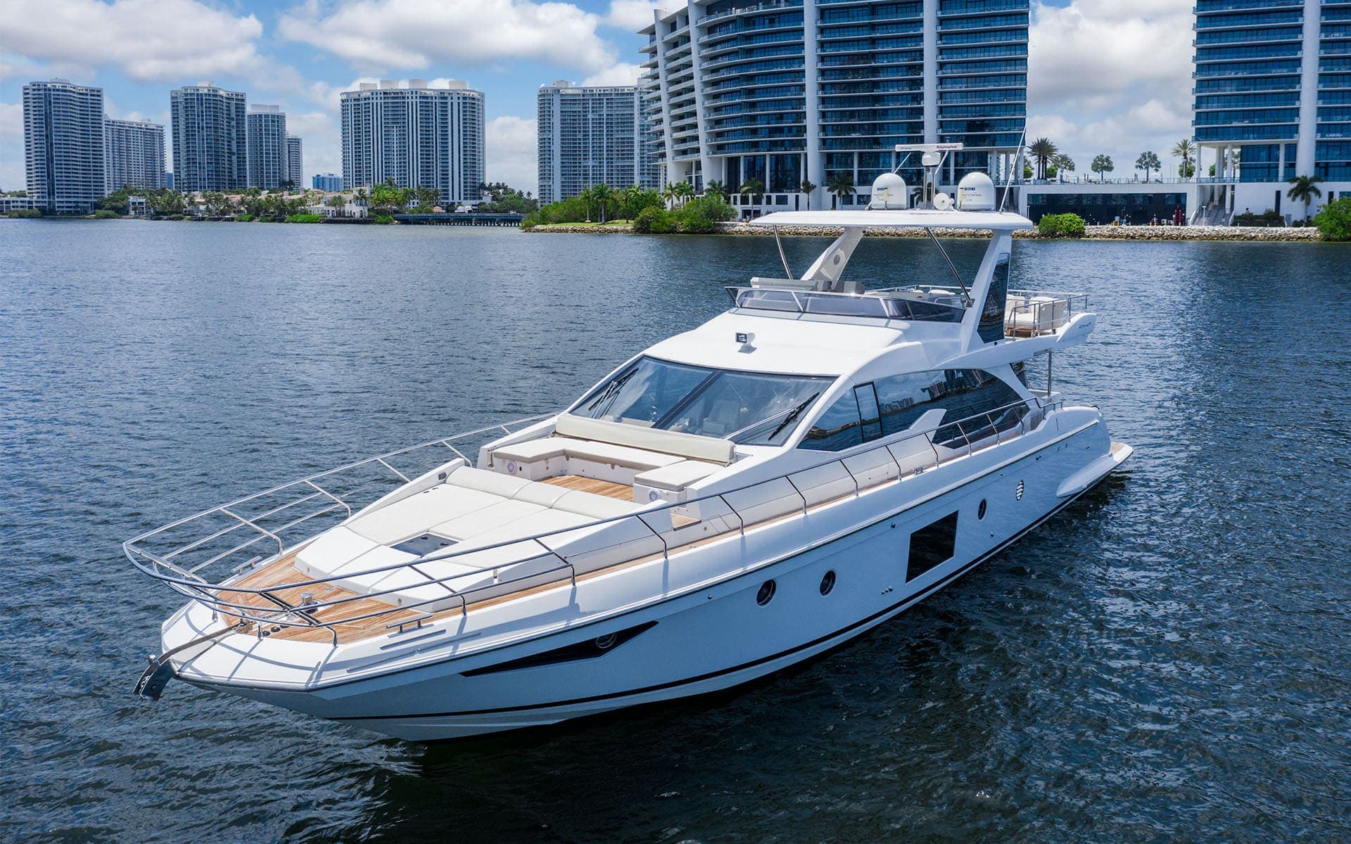 66' Azimut Flybridge photo 2