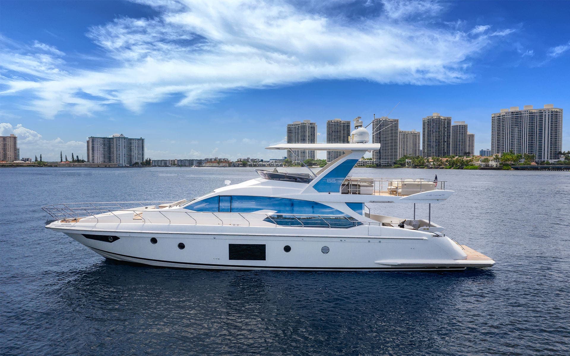 66' Azimut Flybridge photo 3