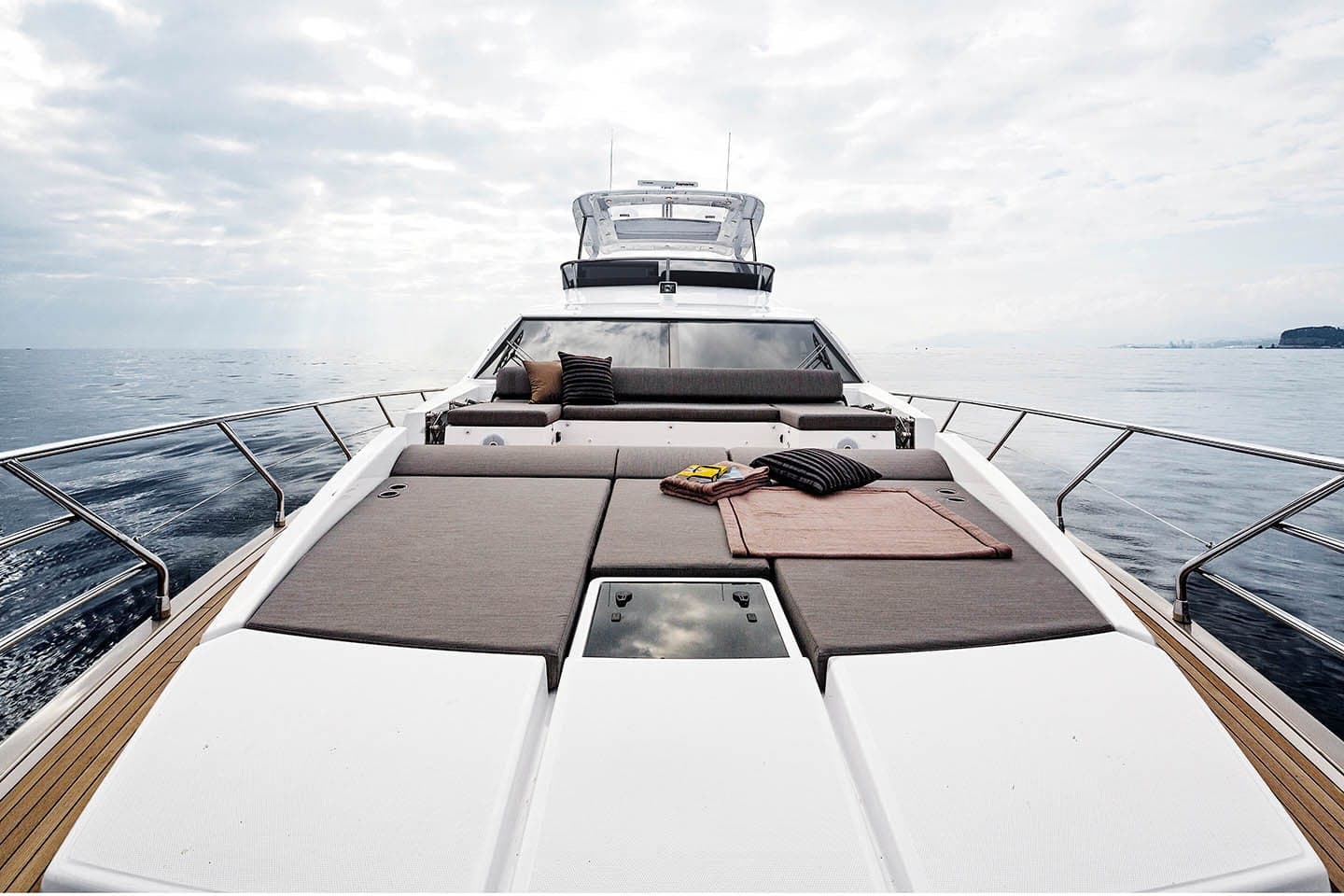 68' Azimut photo 5