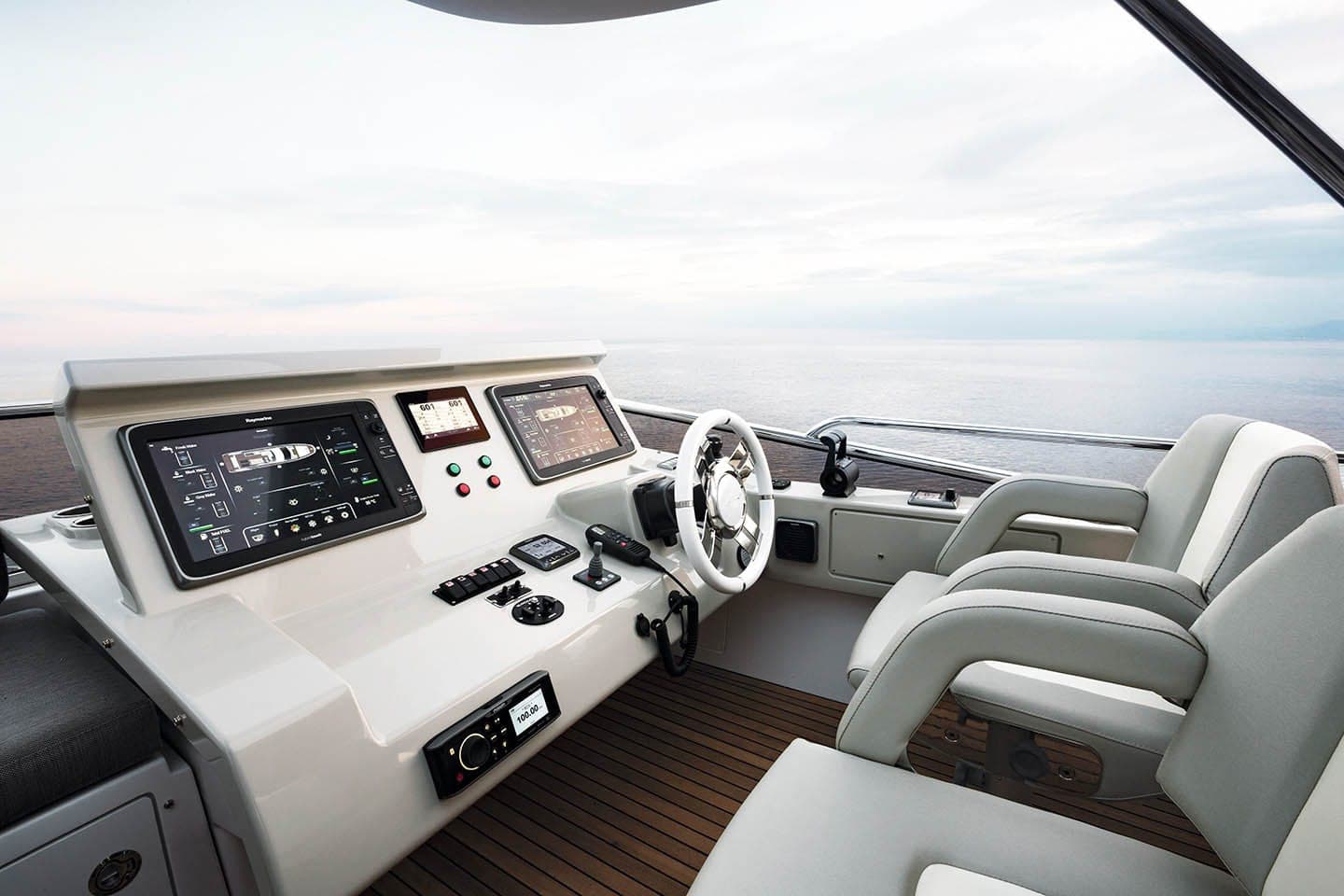 68' Azimut photo 7