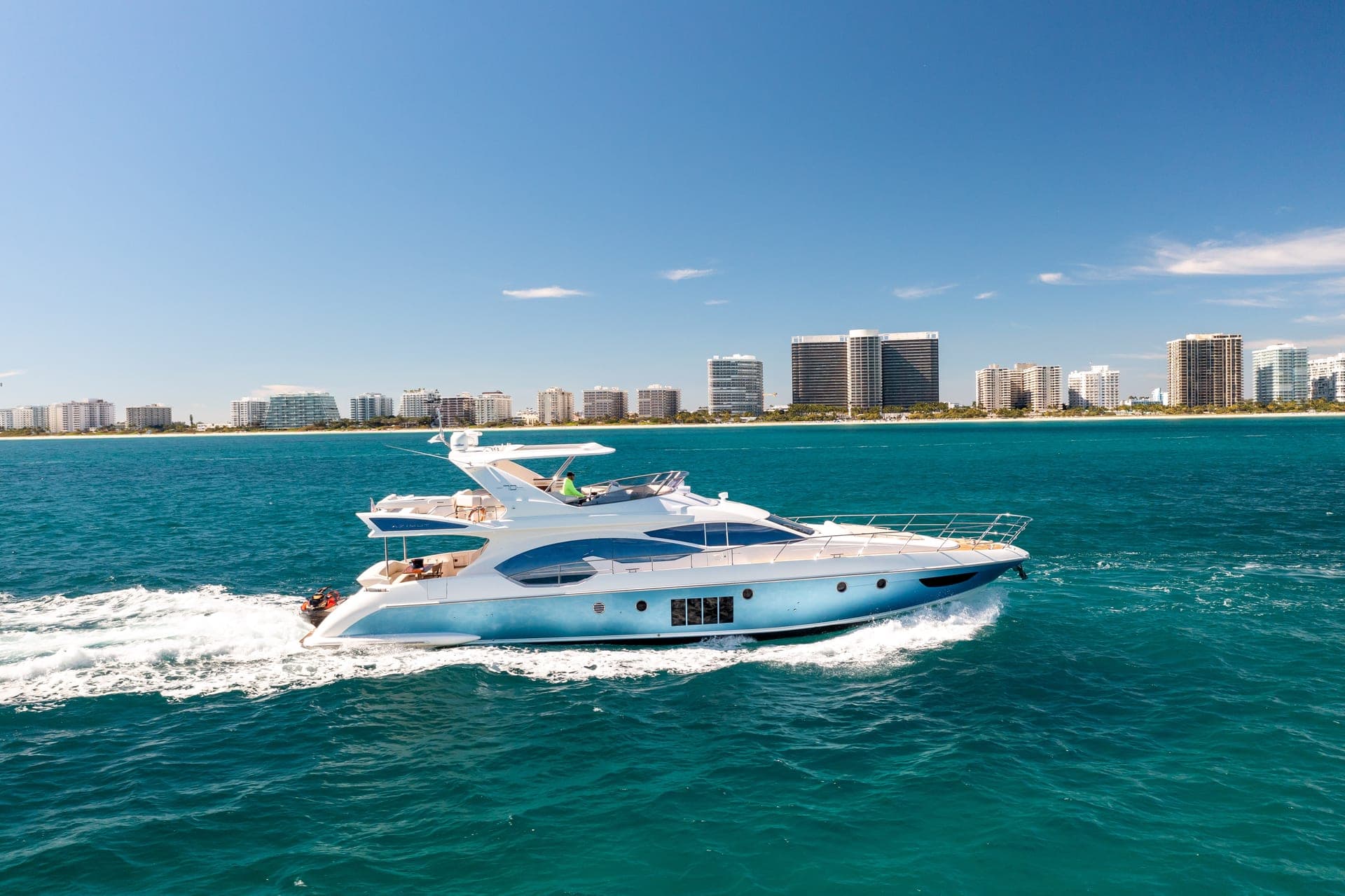 70' Azimut photo 2
